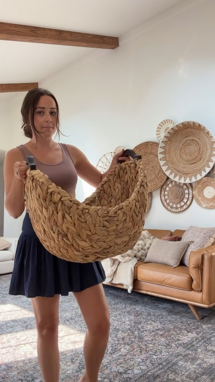Better Homes & Gardens big woven storage basket with natural wood handles - this is the perfect blanket basket for fall/winter! 

#BetterHomes&Gardens
#Walmarthome
#Fallhomedecor

#LTKSeasonal