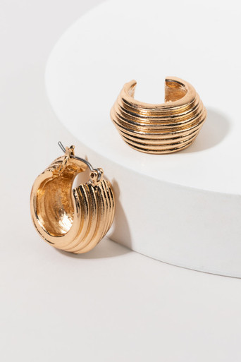 Dina Thick Huggie | Francesca's