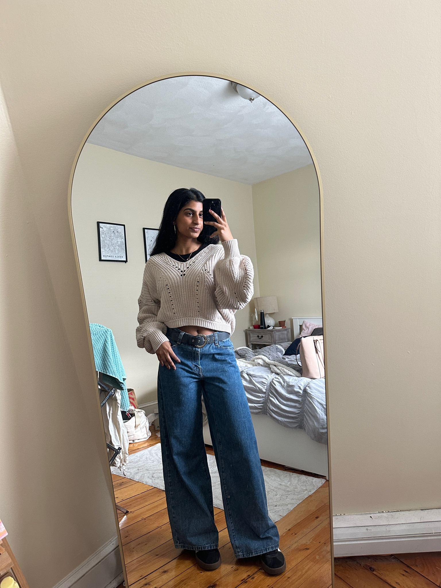 Casual spring outfit for some slightly colder weather!

Adidas court low shoes black sneakers sweater baggy jeans wide leg jeans

#LTKshoecrush #LTKSeasonal #LTKstyletip