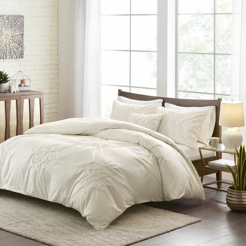 Flore 4 Piece Tufted Seersucker Duvet Set | Wayfair North America