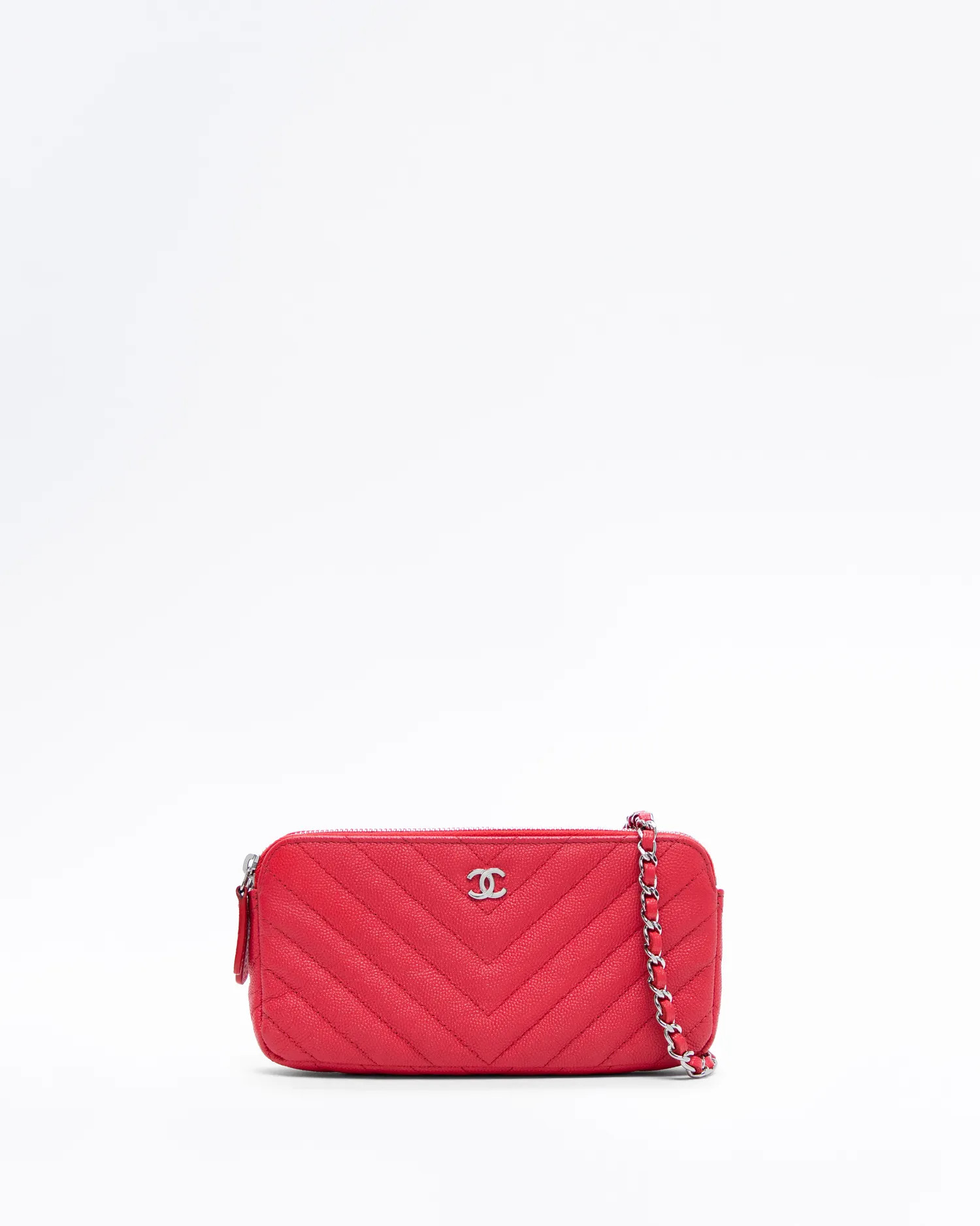Caviar Chevron Clutch with Chain | Vivrelle