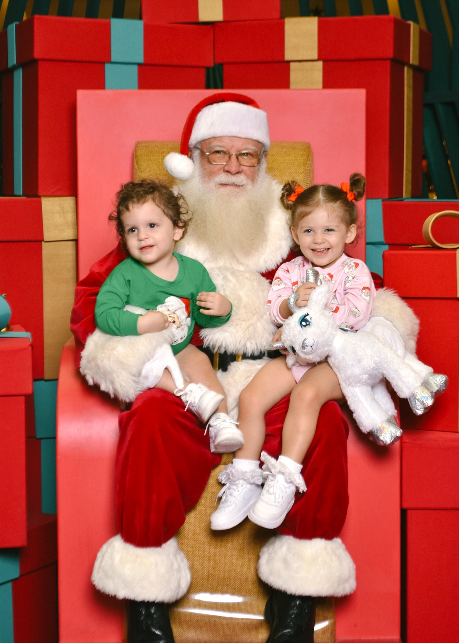 All I’ve ever dreamed of ❤️ (swipe to see the reality of Irish Twins 😂😂)

Went to see Santa tonight and make reindeer at @Buildabear. Love making new traditions with my littles. Thank god everyday he chose me to be their Mama. 



#christmas #buildabear #santa #babyfashion #irishtwins #toddlerlife #momlife #momblog #motherhoodunplugged #motherhood #liketoknowit #ltk #familytime #family #amazonbabyfinds

#LTKfamily #LTKHoliday #LTKkids