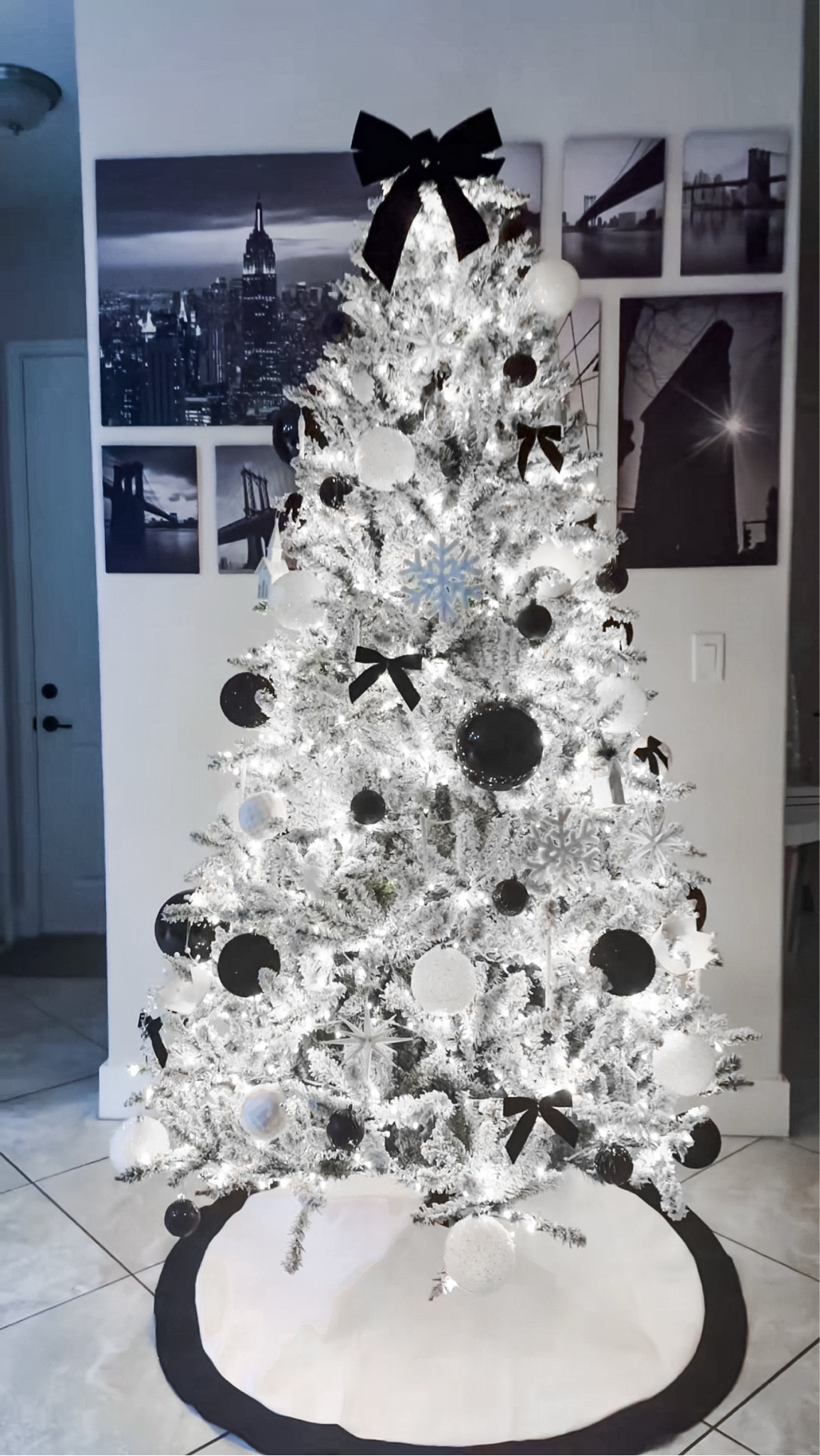 Modern Christmas Tree 🎄


#LTKSeasonal #LTKHome #LTKHoliday
