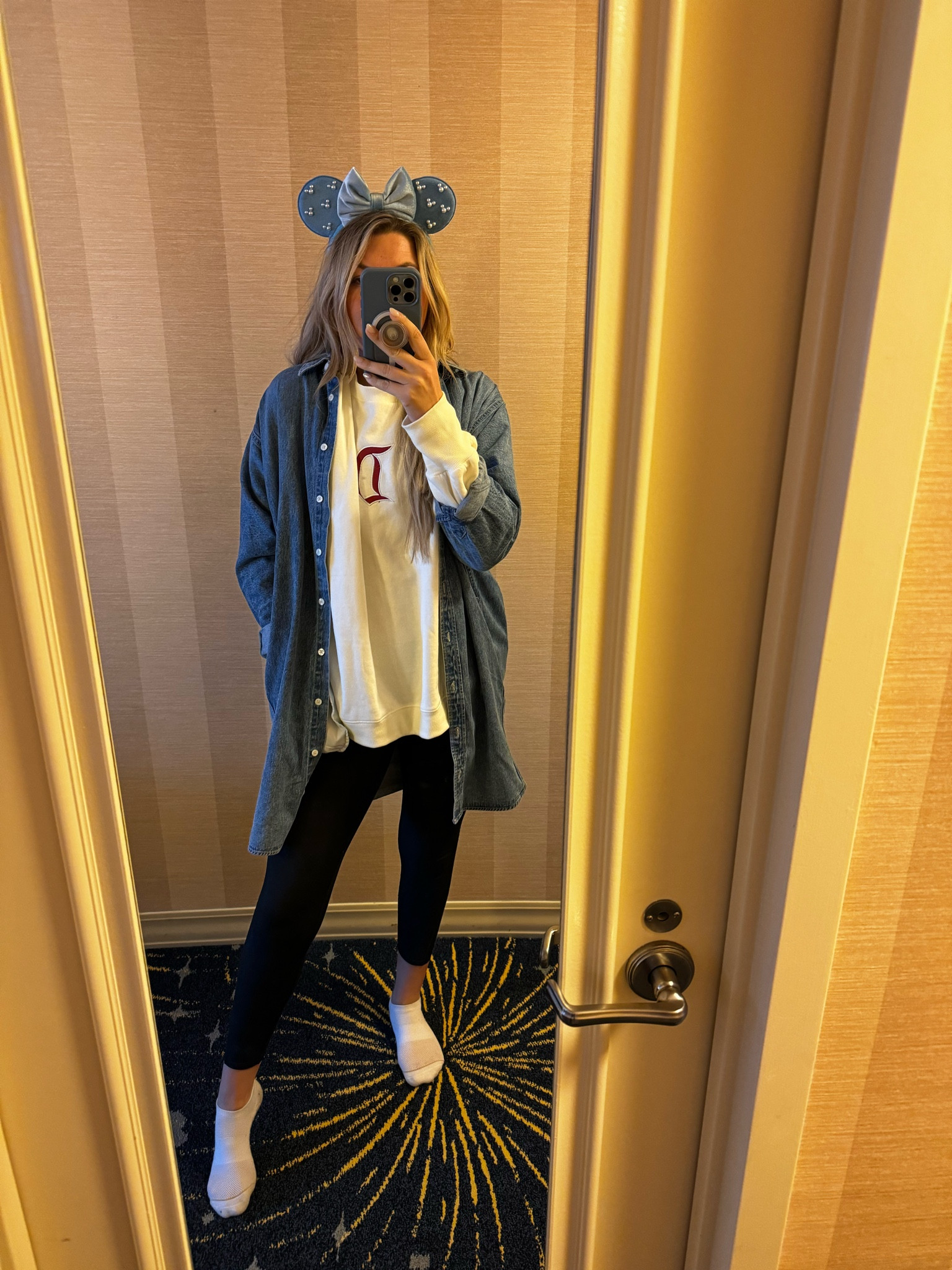 it’s cold in Disneyland 

#LTKstyletip #LTKfindsunder50 #LTKfindsunder100