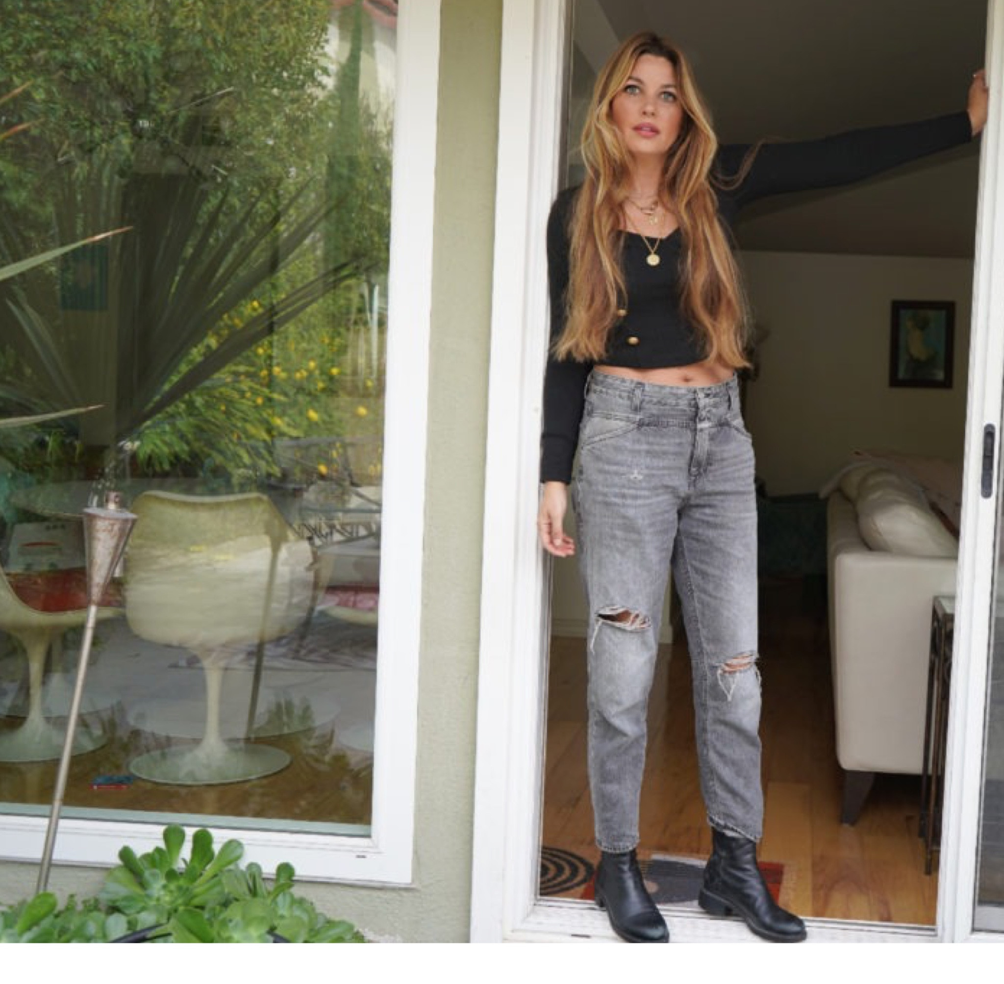 Jeans, black boots, black top, 1960s look, Bridget Bardot, pink lips, winged eyeliner, powder foundation 

I would wear this look everyday if I could ⚡️💗
Top-8
Jeans-26
Boots-37
Foundation-Caramel
Lip-Patricia pink (liner-Ideal)
Blush-sublime flush 
Bronze/highlight-bronze and champagne 


#LTKFind #LTKunder50 #LTKbeauty