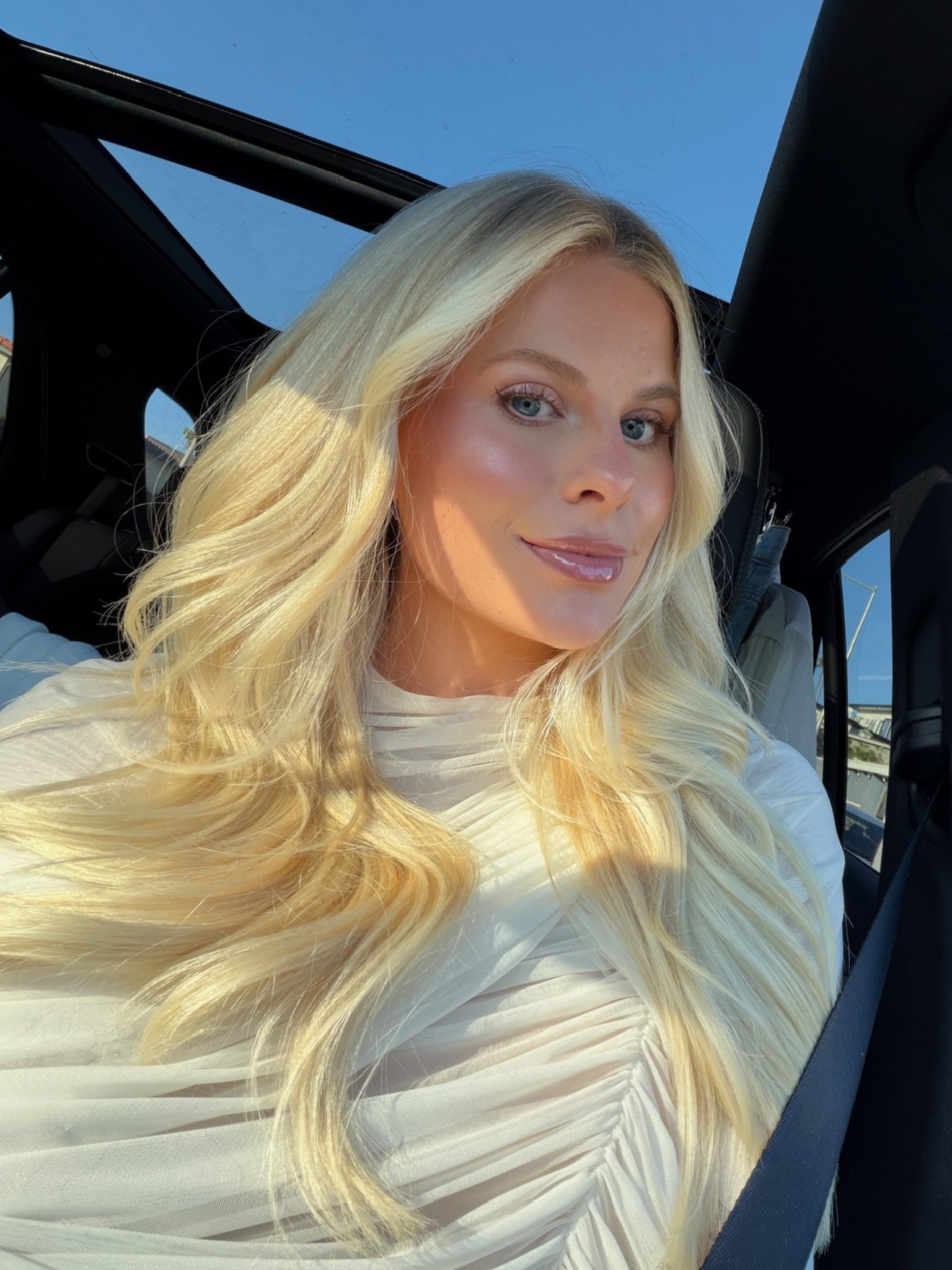 Wearing a medium in top, curling iron linked! 
Shades:
SPF - fair medium
Liquid foundation - N6
Concealer - 11 light neutral 
Setting powder - fair pink 
Blush - sublime flush
Face palette - universal 
Bronzer - 1.0 light golden bronze 
Powder bronzer - terra sol light med
Powder eyeshadow - idealist
Mascara - brown
Eye pencil - limitless brown 
Brown pencil & gel - blonde
Gloss - sweetmouth
Lip liner - toffee
Lip stick  - blaz’d donut

#kathleenpost

Current makeup faves, beauty faves, lip combo, eye combo, full face makeup, everyday wear makeup, date night look

#LTKselfcare #LTKBeauty #LTKgrwm

#LTKSeasonal #LTKootd