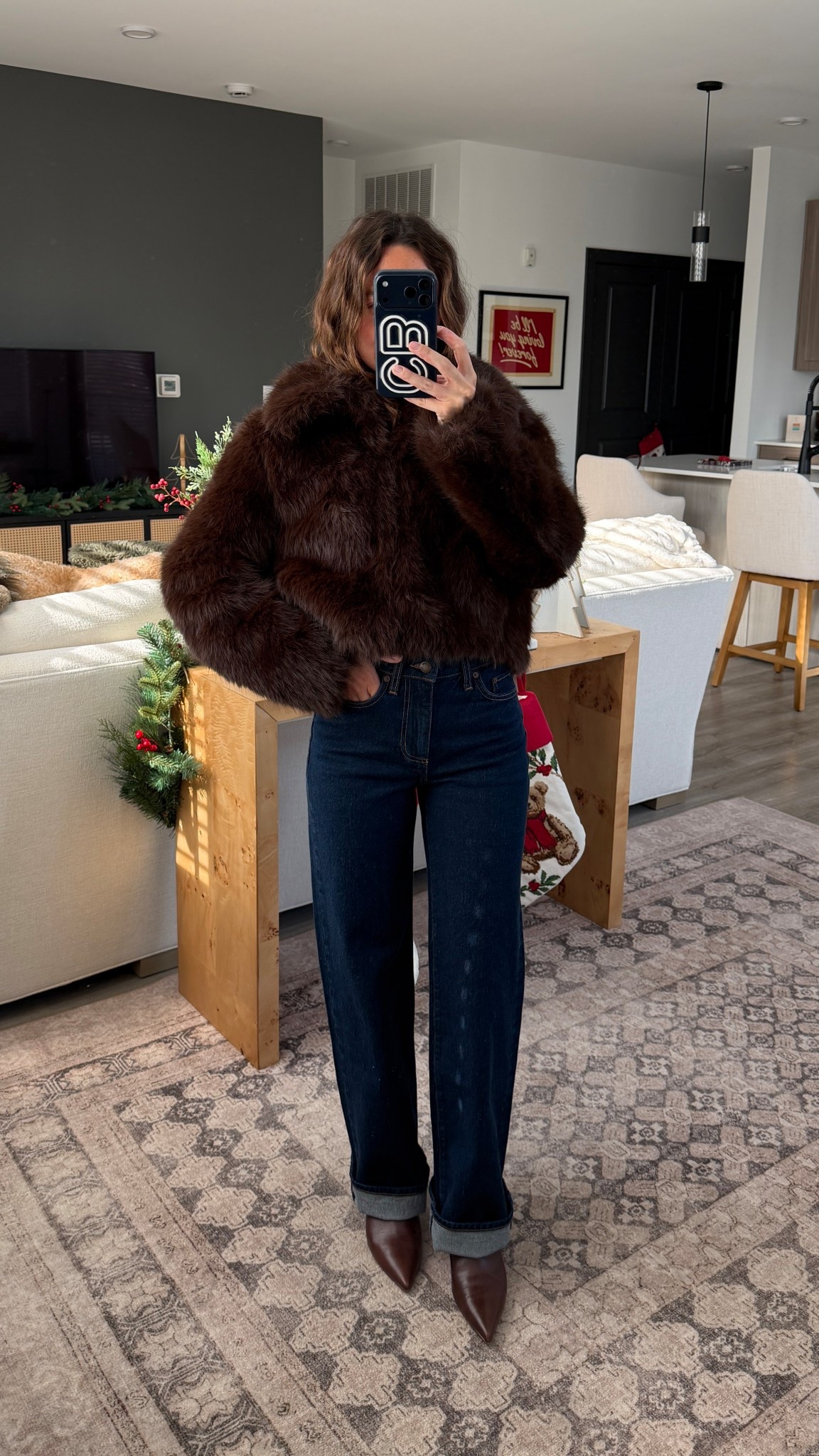 XS coat and 24 jeans! The color is no stress dark blue and I do not have them hemmed!

@aritzia #aritziapartner #ad