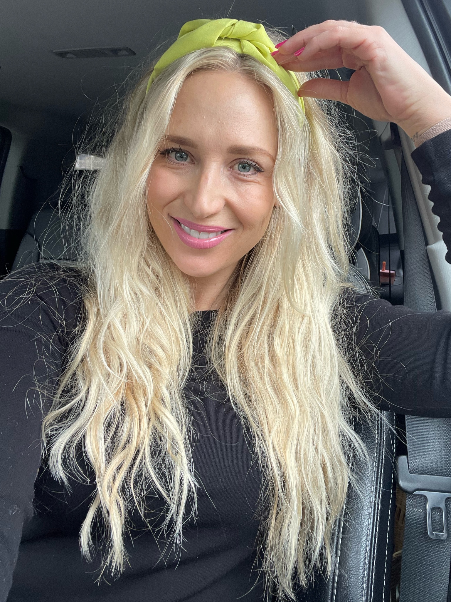 Target finds ⭐️ headband for a pop of color & the best colorstay lipstick- under $10 and lasts all day!