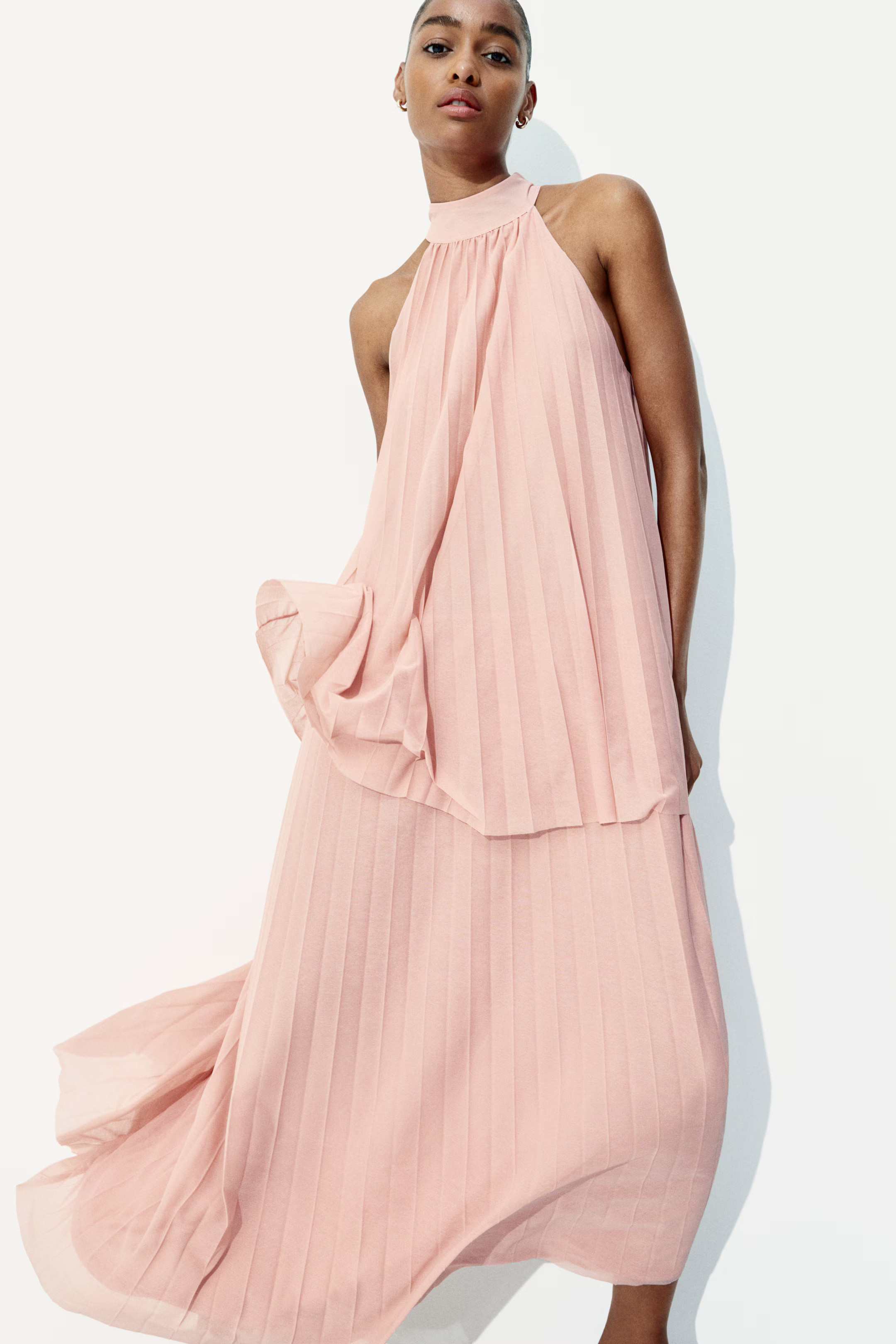 Pleated dress | H&M (UK, MY, IN, SG, PH, TW, HK)