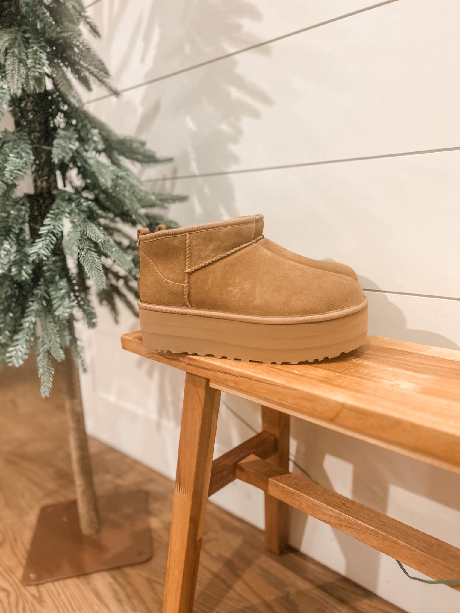 If you buy one pair of new cozy boots this winter, these should be it.  These are my go-to boot of choice this season.  Comfy and cozy!  Linking two great options for different price points 😘