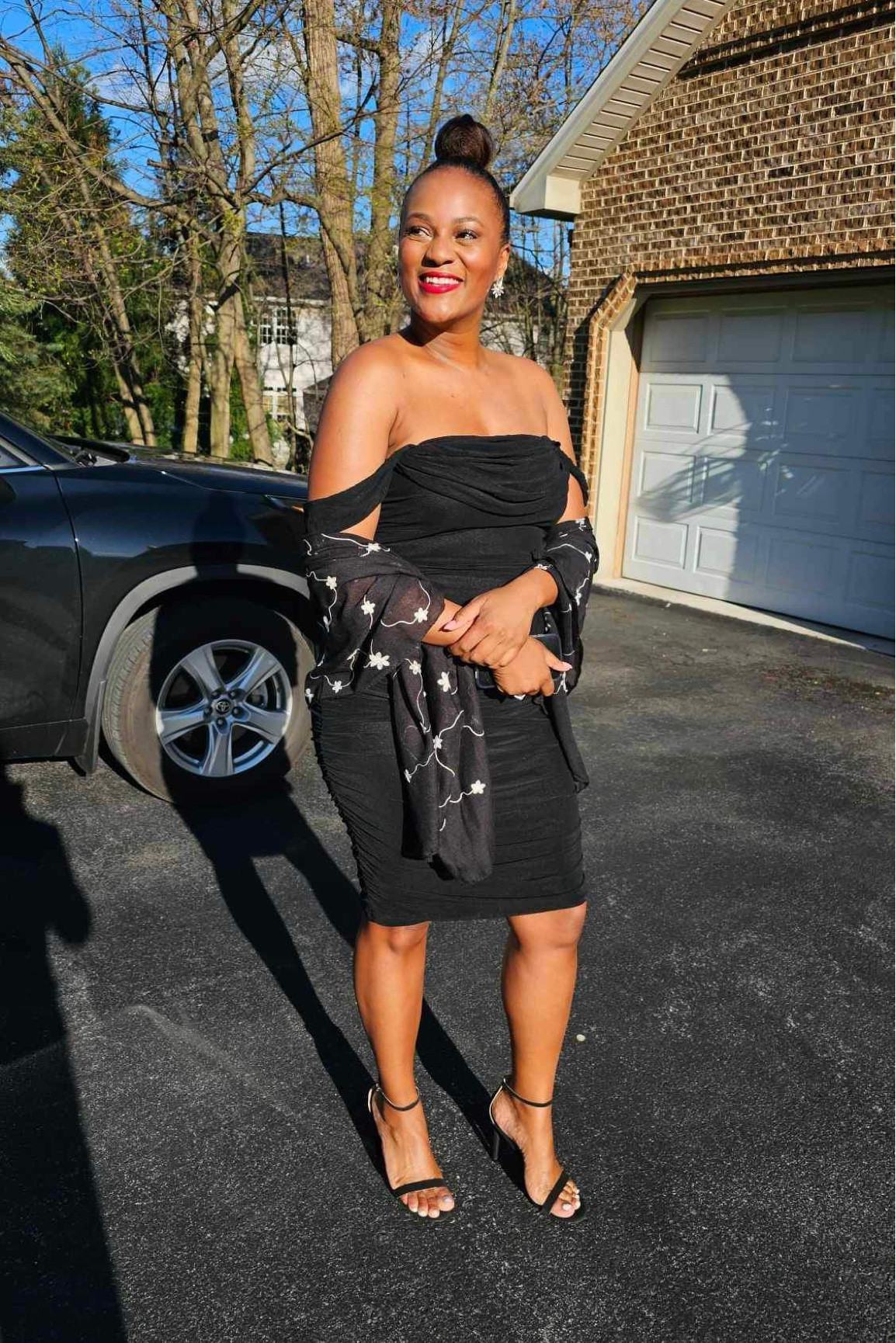 This dress is so flattering and could be worn super formal or grab another color for a more simple look. It’s also super stretchy so it’s comfortable! 

The price is truly the best part! 🖤



#LTKshoecrush #LTKsalealert #LTKwedding