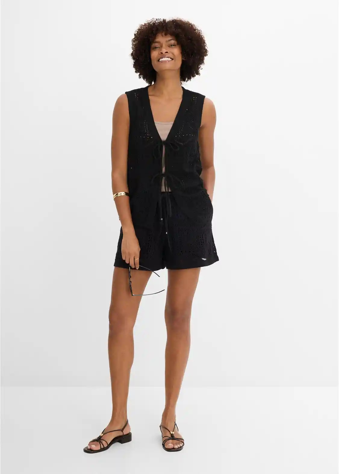 Locker geschnittene Ajour-Shorts mit Bindeband - schwarz - Damen | Bonprix DE