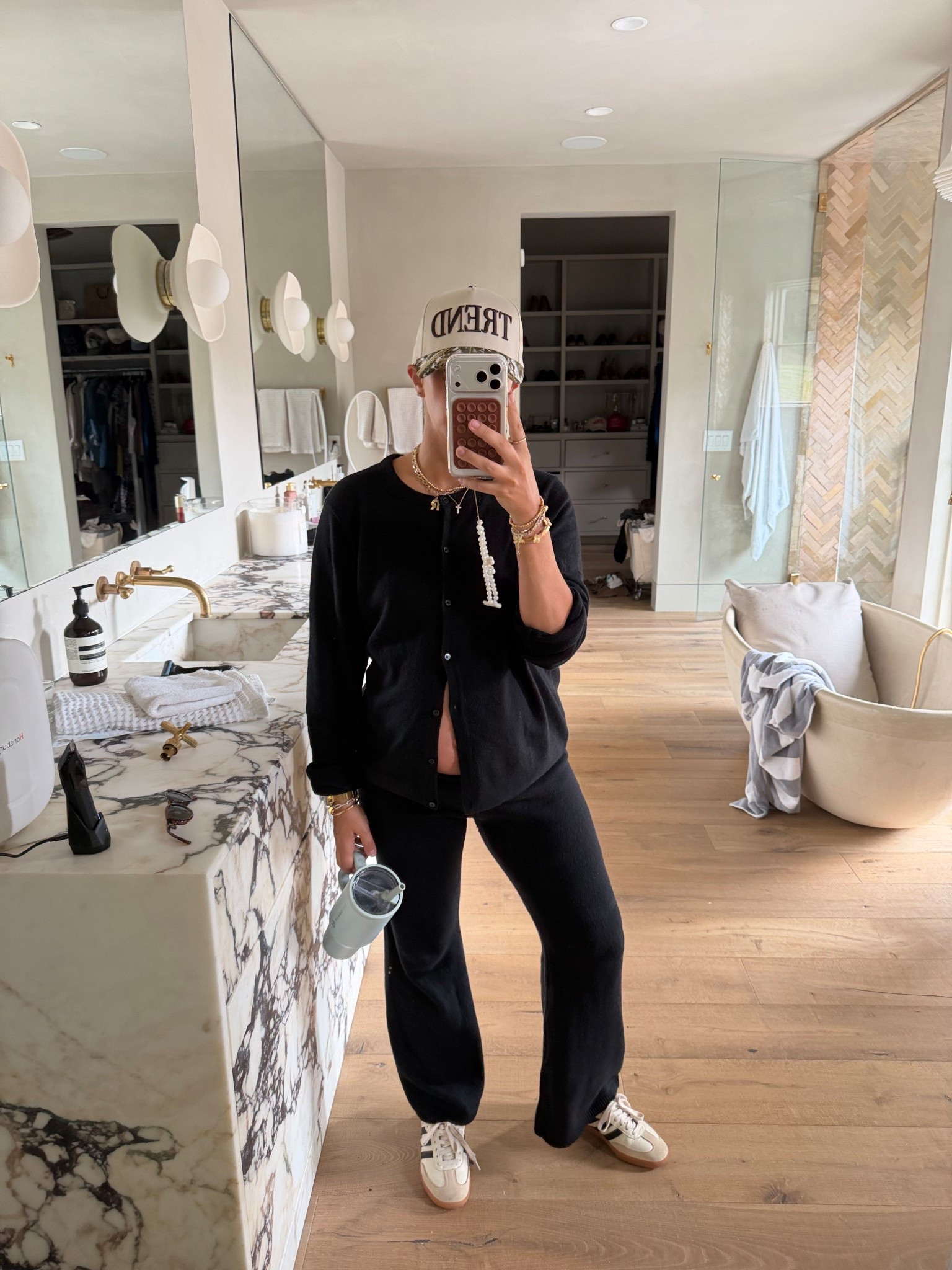 Top: medium
Pants: medium short Jeans

Dressupbuttercup.com #dressupbuttercup #dederaad 

#LTKStyleTip #LTKSaleAlert #LTKFindsUnder100