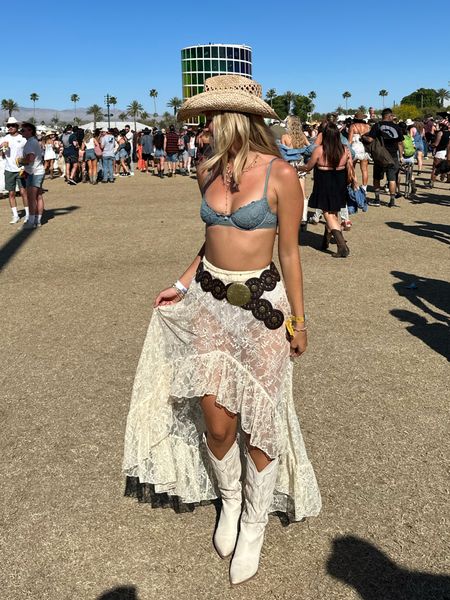 Very out of my comfort zone but also my favorite outfit of the weekend! Super cute festival outfit I wore to stagecoach🥰

#LTKtravel #LTKFestival #LTKSeasonal