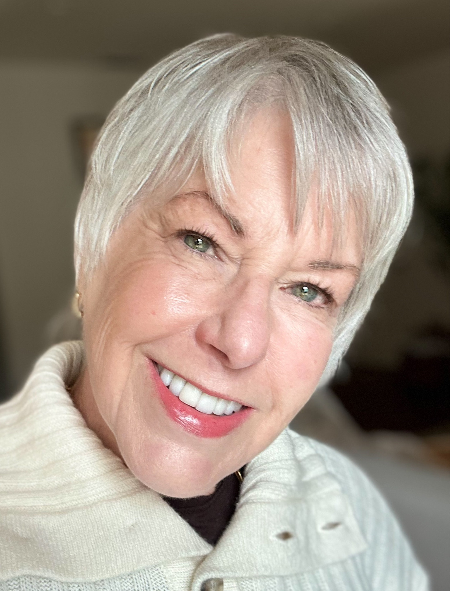 #ad This everyday makeup took less than 5 minutes! I used just 6 products: primer, mineral foundation, brow gel, mascara, highlighter and lipstick. All of these fabulous products are available at @Nordstrombeauty, just click below to shop!

#Nordstrom #Nordstrombeauty #Nordstrompartner #over60beauty

#LTKbeauty #LTKover40
