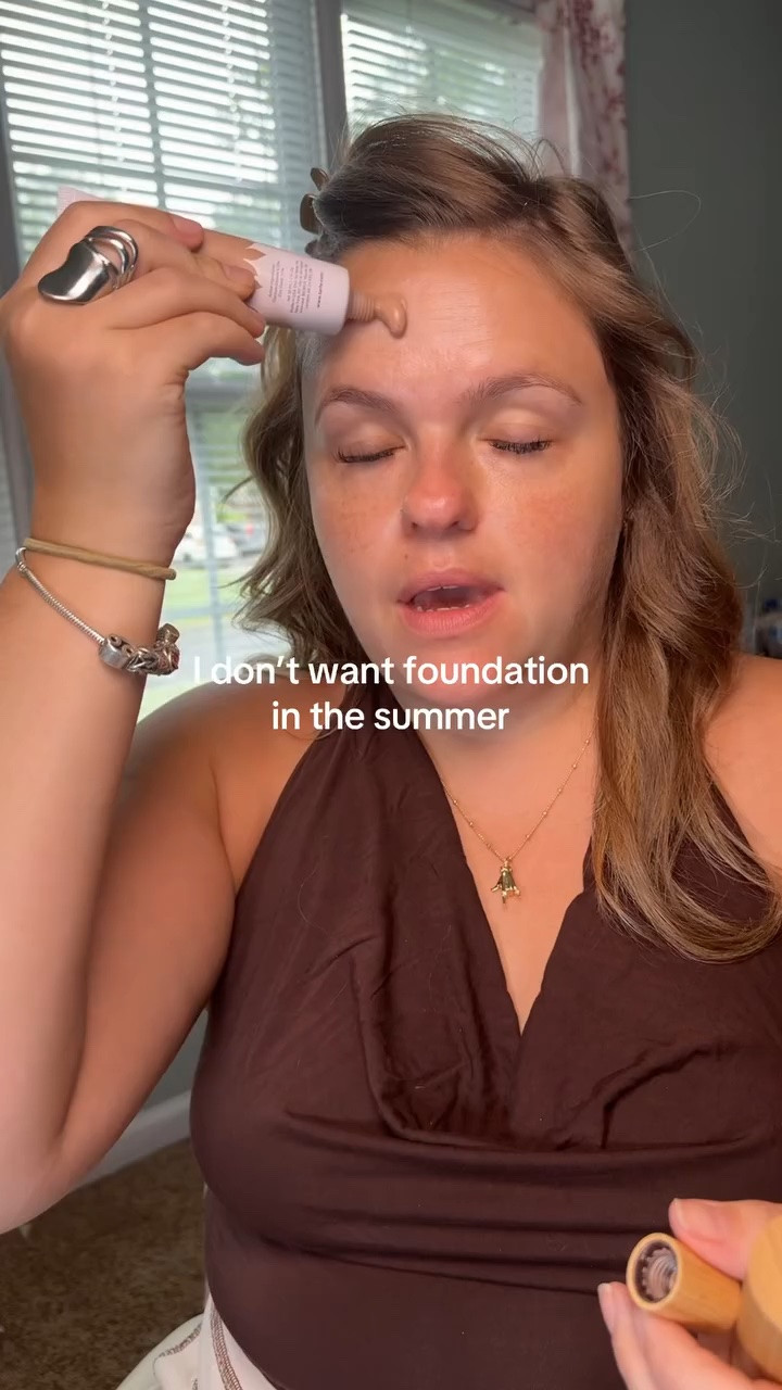 I wanted enough coverage to even things out without looking like I was wearing a full face of makeup. This BB Blur is that perfect in-between. It smooths, blurs, has SPF, and somehow still looks like skin. Summer makeup just got a whole lot easier. ☀️ #TarteCosmetics #BBBlur #SummerMakeup #DealsForYouDays #beautyfinds