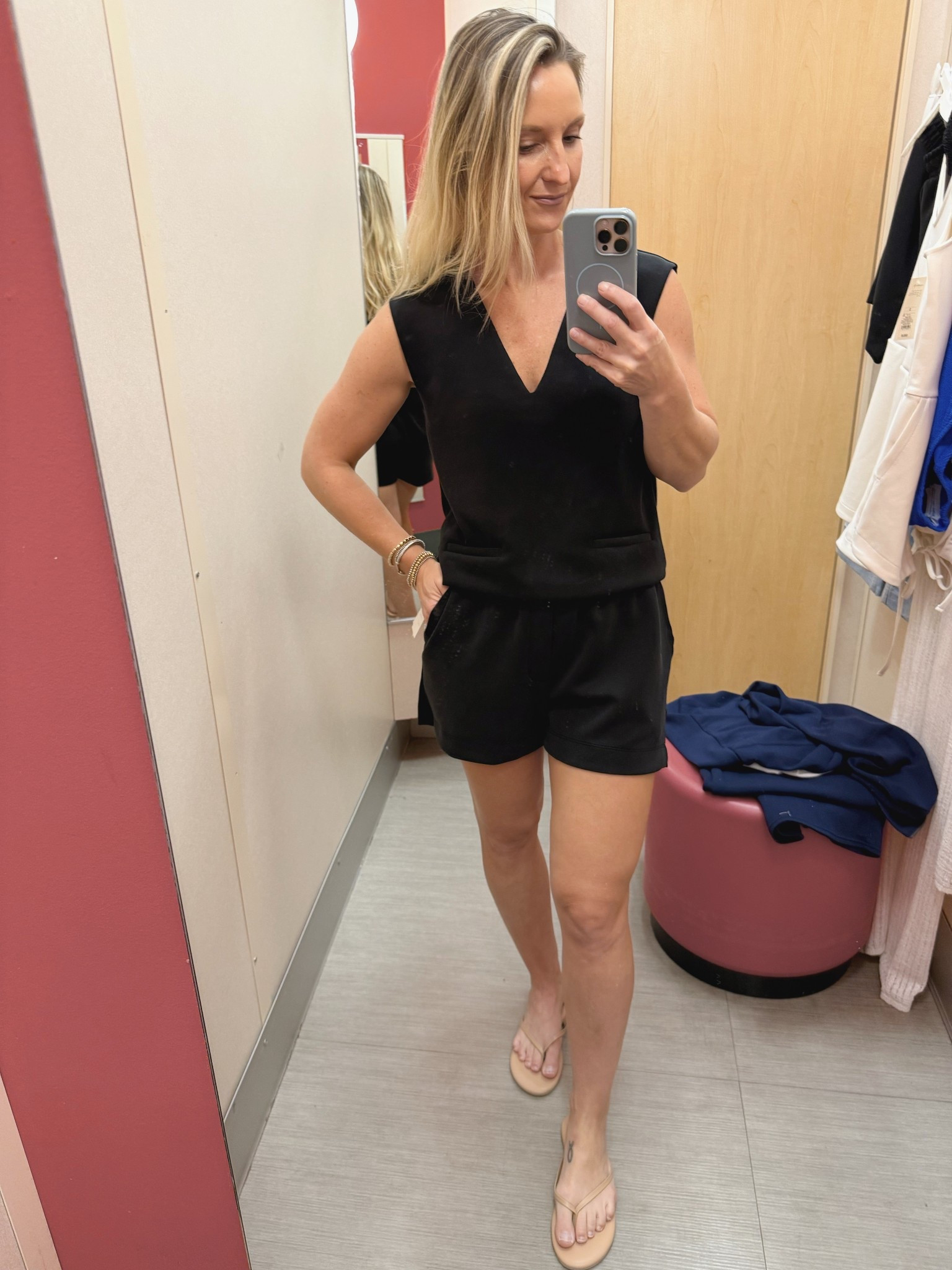 This feels like Spanx and I’m loving this as a comfortable put together look. 

Top: Small
Shorts: Small



#LTKFindsUnder50 #LTKSaleAlert #LTKOver40