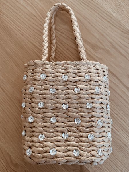 Little straw handbag,super cute. 

#targetstyle #target #handbags 



#LTKfindsunder50 #LTKxTarget #LTKstyletip
