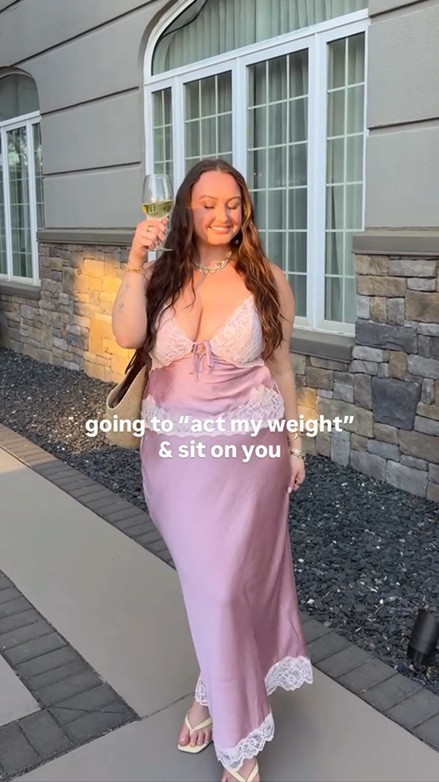 women getting criticized…groundbreaking!!! 🙄 so tired of people (especially other women) policing women’s bodies! Existing with curves, rolls & cellulite is not a crime, contrary to what social media tells you. You deserve to love & embrace your body as you are! 💖💖💖

Wearing a L!!!

#midsizefashion #midsizeblogger #curvywomen #curvyandconfident #bodypositivity

#LTKxAbercrombie #LTKootd #LTKMidsize