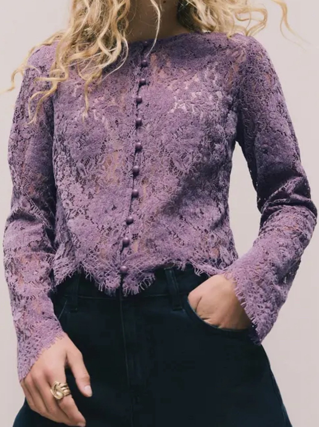 Fall top
Fall outfit
Blouse 
Top
Lace top
Bow top
