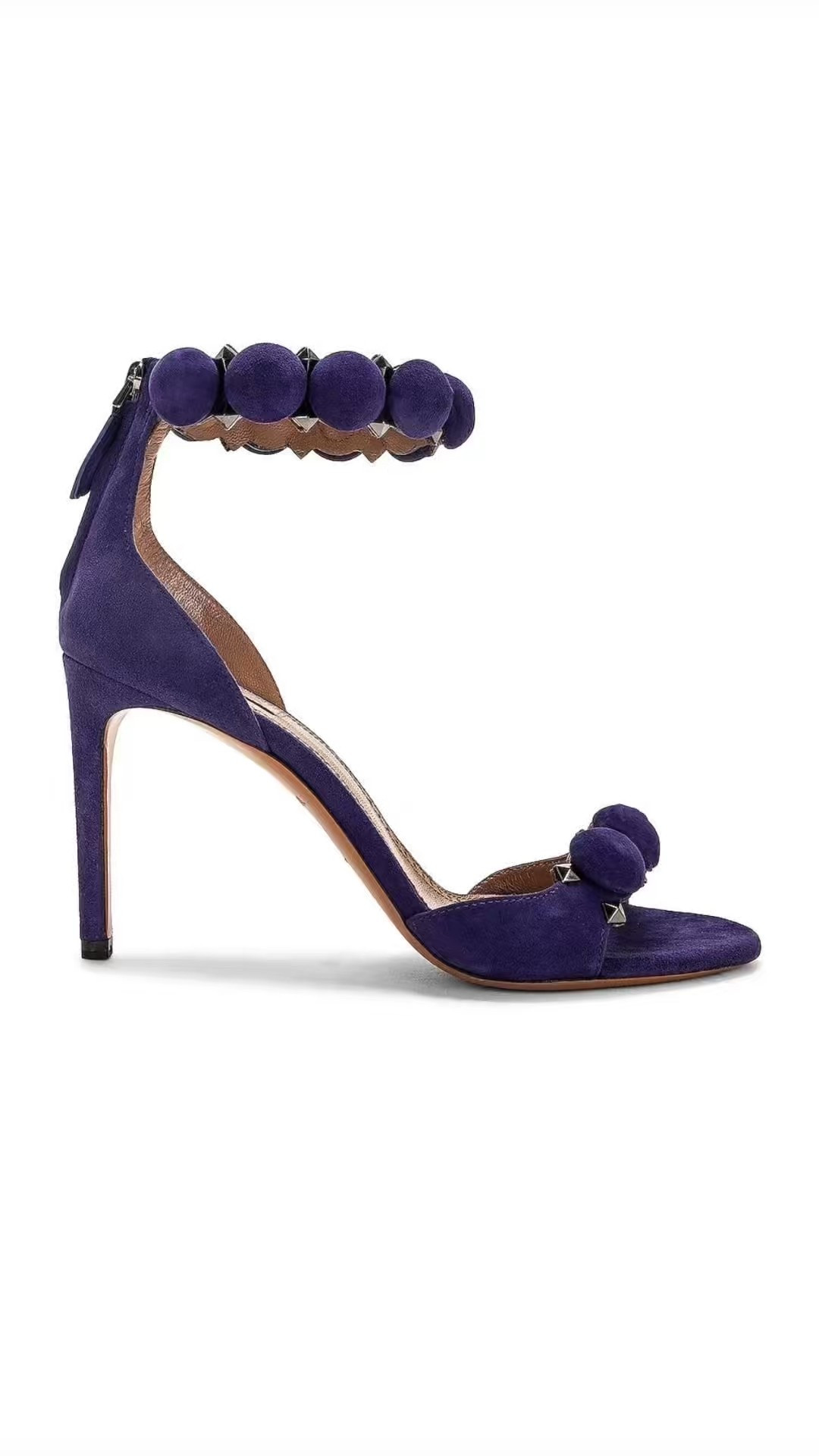 Ultra Violet Style Edit: ALAÏA La Bombe Sandal

A sculptural heel with the perfect Ultra Violet finish. The ALAÏA La Bombe sandal is a bold, elevated piece for nights out, events, and modern luxury styling. Shop the full curated Ultra Violet edit.

#LTKTravel #LTKBeauty #LTKootd