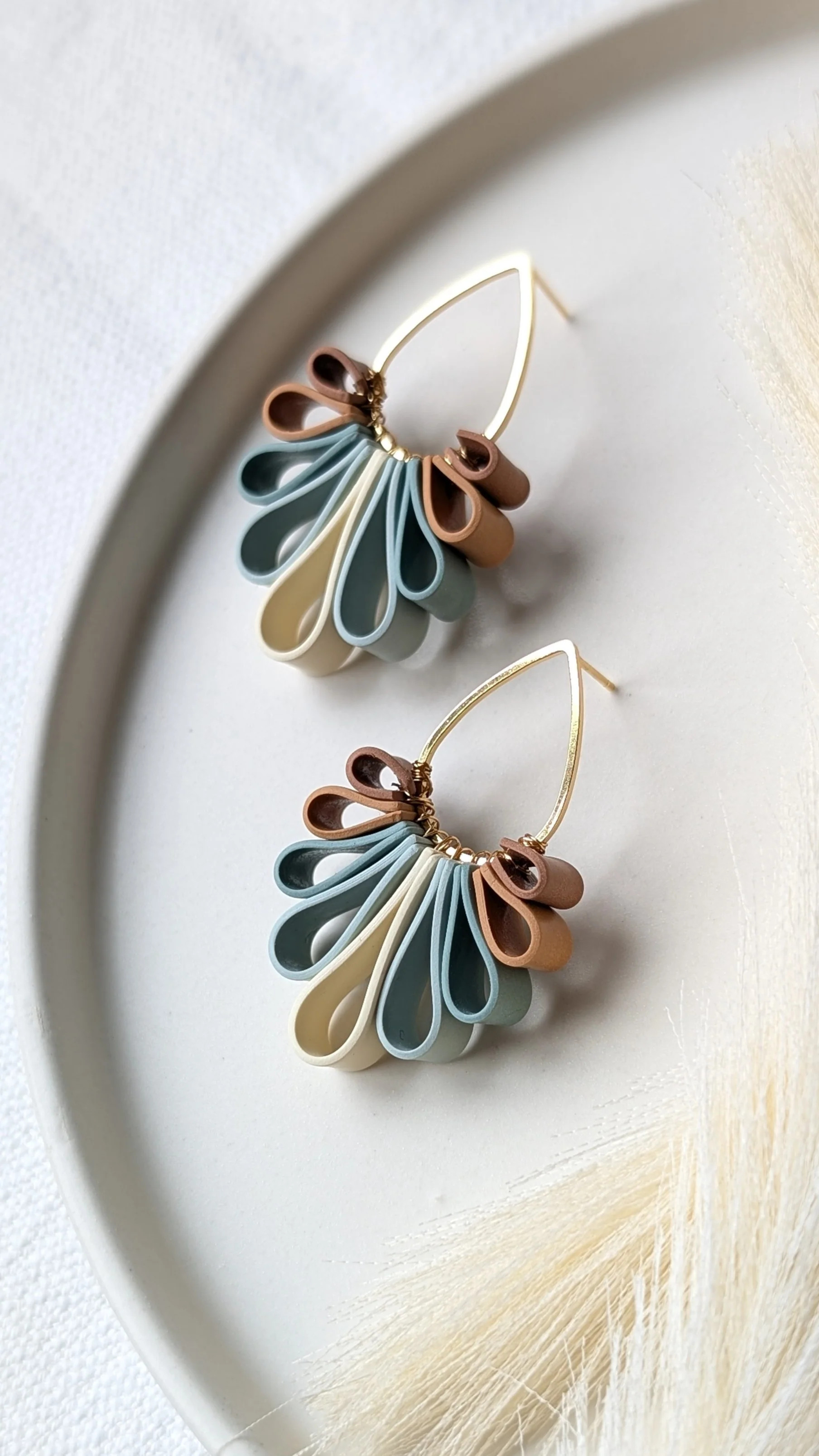 Dangle #2 - Ribbon Collection | Momo Studio