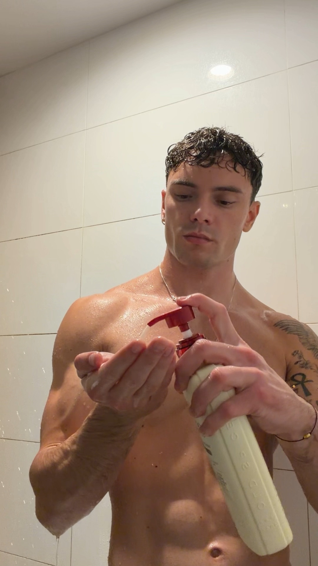 #AD If you’re in motion as much as I am, you need to make sure you smell your best and treat your skin with care. My pick for that is the Windborn Collection from @oldspice, available at @Target 
https://rstyle.me/+QK662gXWX0GsgIXDrQMazQ 
Why I love it:
- Infused with micronutrients, vitamins, and other skin ingredients
- Aluminum-free
- Formulated with sensitive skin fragrances
- Dermatologist tested
- Crafted with ingredients to improve the feel of your skin: Shea Butter, Vitamin E, Bisabolol, Ginger Root Extract, Coconut Oil, and Niacinamide.
#ad #targetstyle #windborn #oldspice #TargetPartner #Target