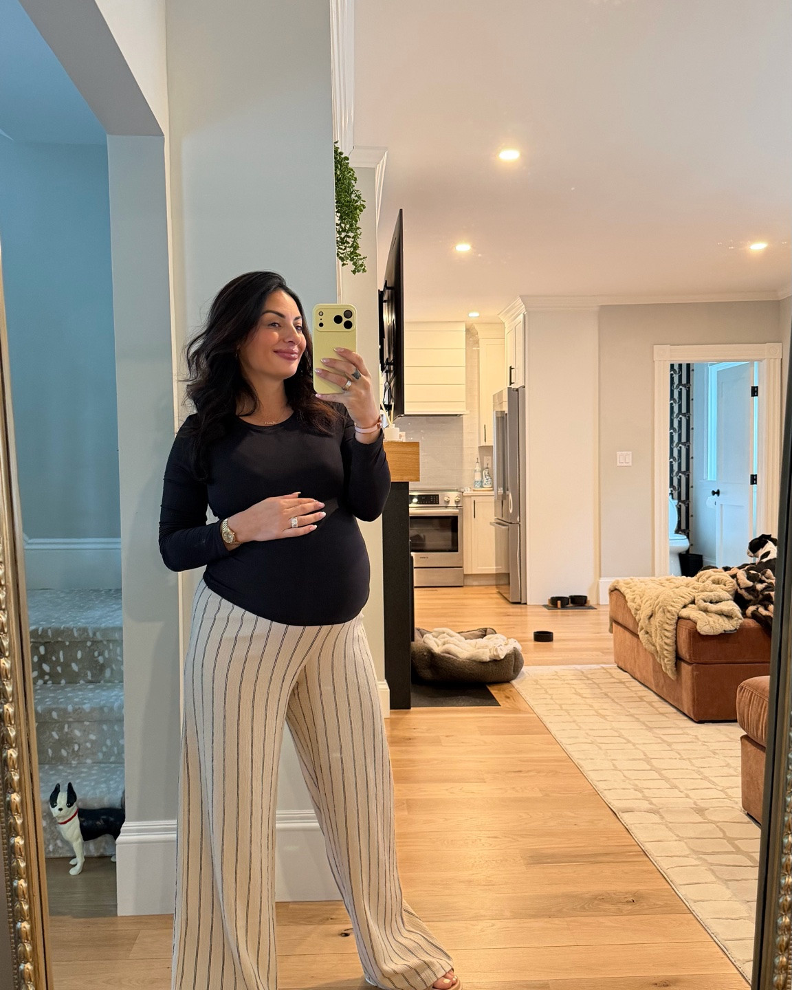 Hoka dupes and comfy maternity shirts

#LTKdayinmylife #LTKgrwm #LTKActive