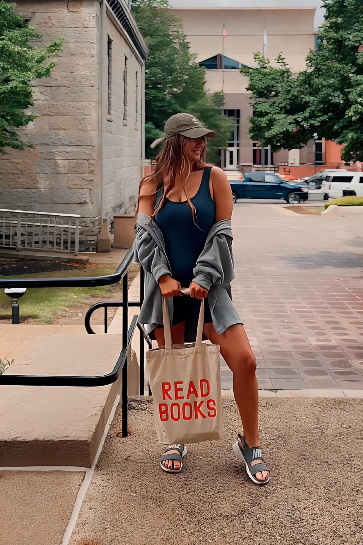 Cozy bookstore run 📕📚🏃‍♀️