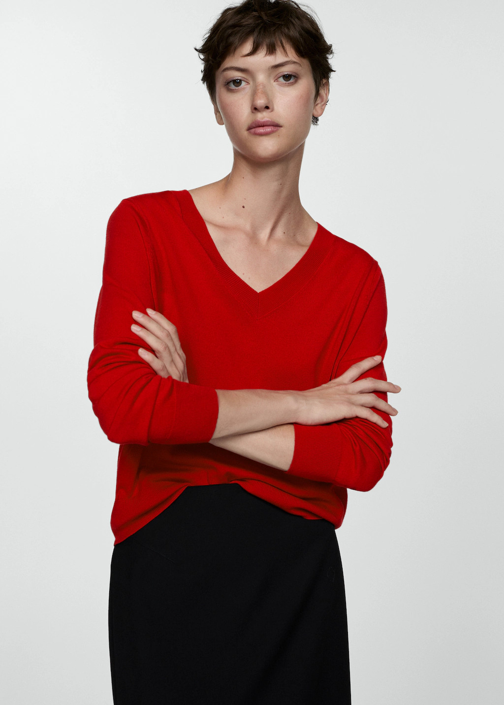 Fine-knit V-neck sweater | MANGO (UK)