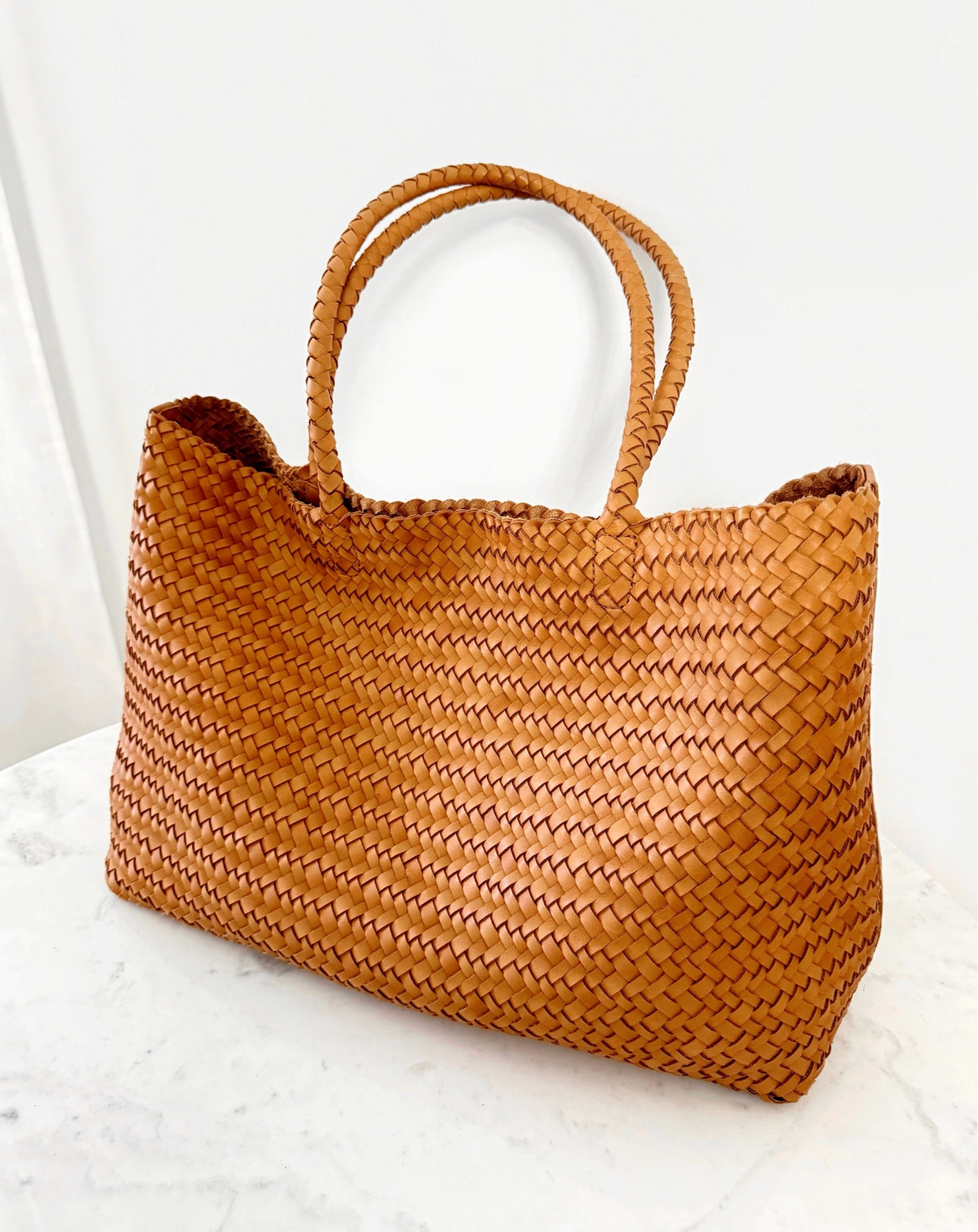 Madewell Leather Woven Tote // Amazing reviews and amazing quality! 🩷

Leather handbags, Nordstrom, Madewell, tote bag, spring break 

#LTKstyletip #LTKitbag #LTKfindsunder100