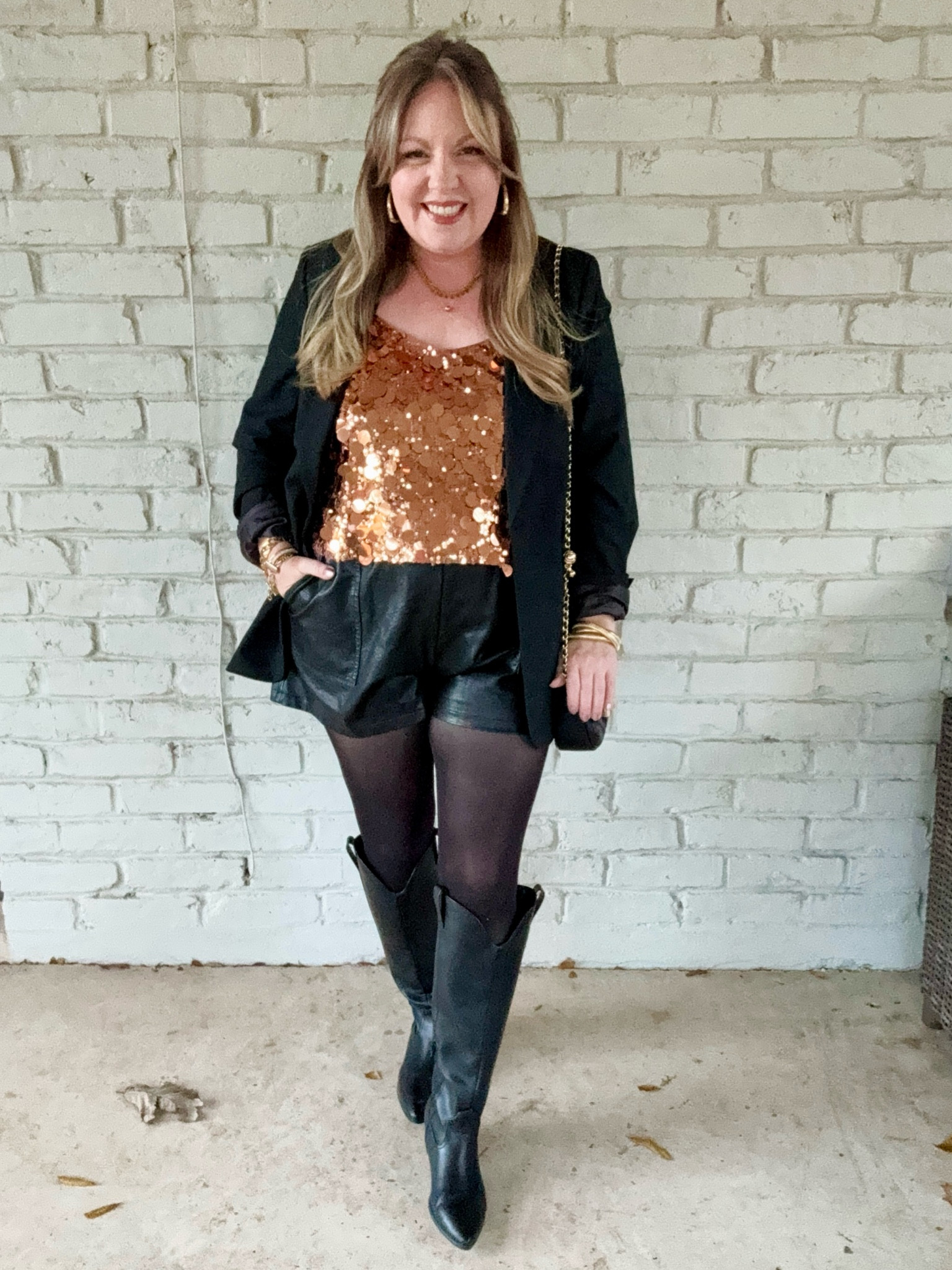 Large everything! 

#LTKmidsize #LTKparties #LTKfindsunder50