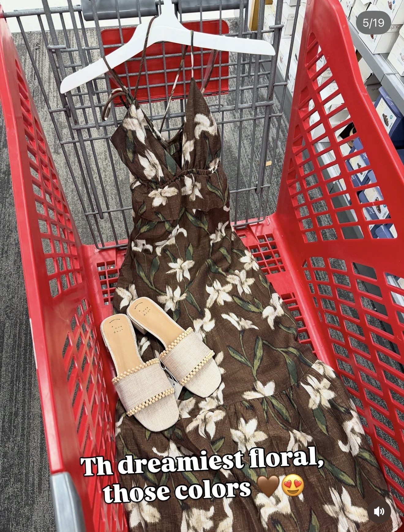 Target maxi dress in this beautiful brown floral that will transition well into fall. #targetstyle