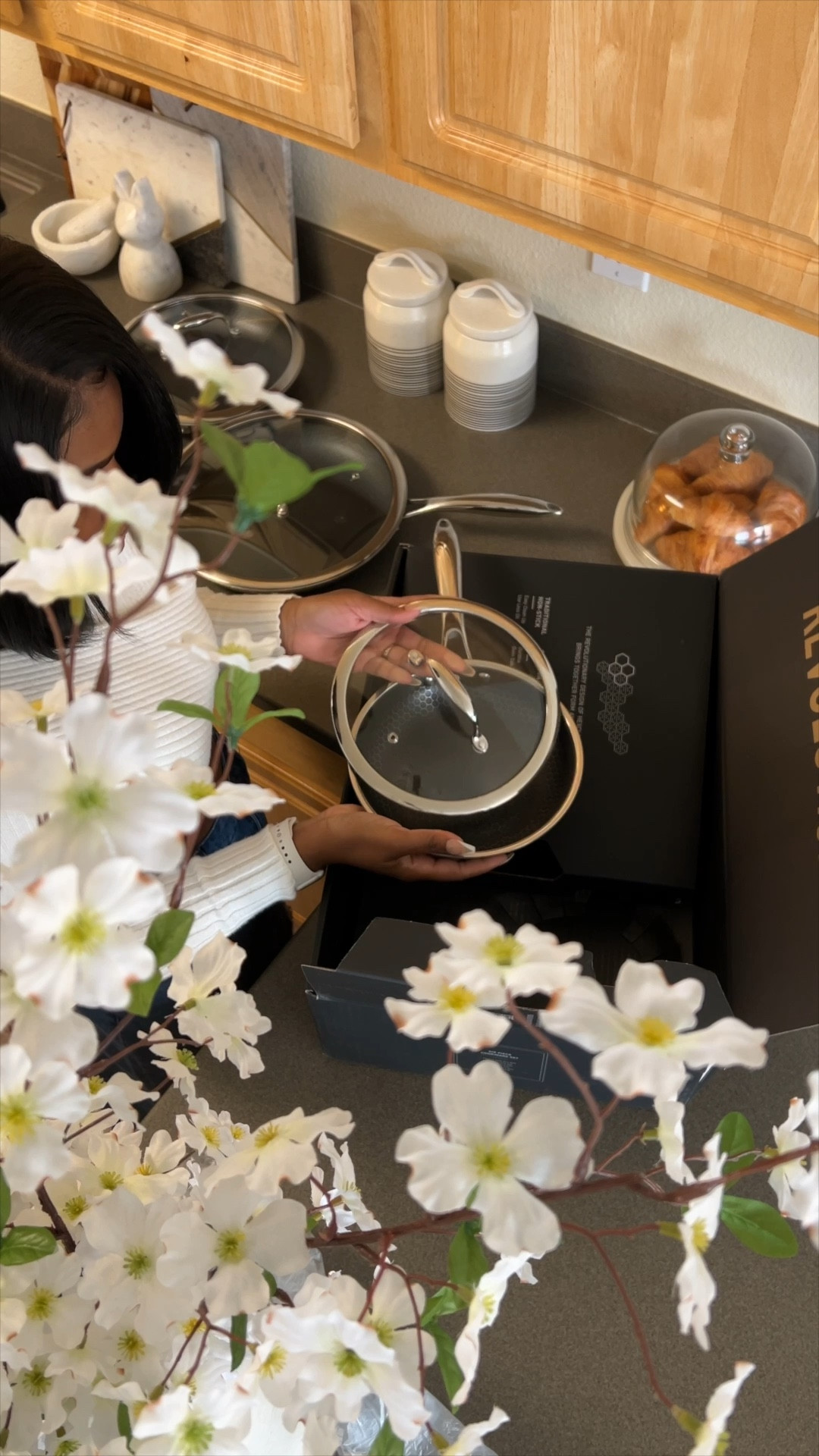 Hexclad Hybrid Fry Pan Set With Lids, 6pc 

I love my new hybrid pans from Hexclad, and the fact that I can use metal utensils on them without damaging the surface is a plus! 

@hexclad #ad #hexclad 

#LTKhome #LTKU #LTKsalealert