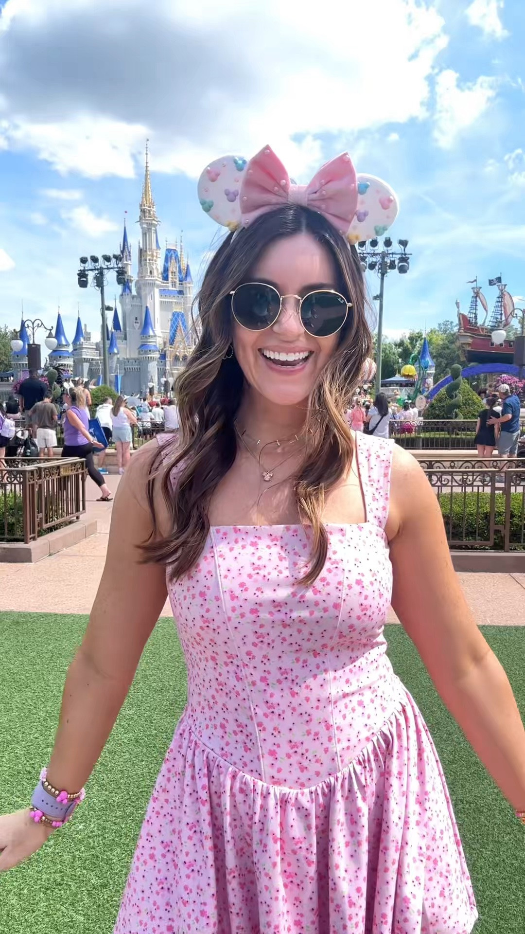 Disney Princess 👑 💖💫🧚✨

Target dress//small

Magic kingdom, Disneyworld, Disney, park outfit, blogilates, popflex, Minnie, Mickey

#LTKootd #LTKActive #LTKTravel