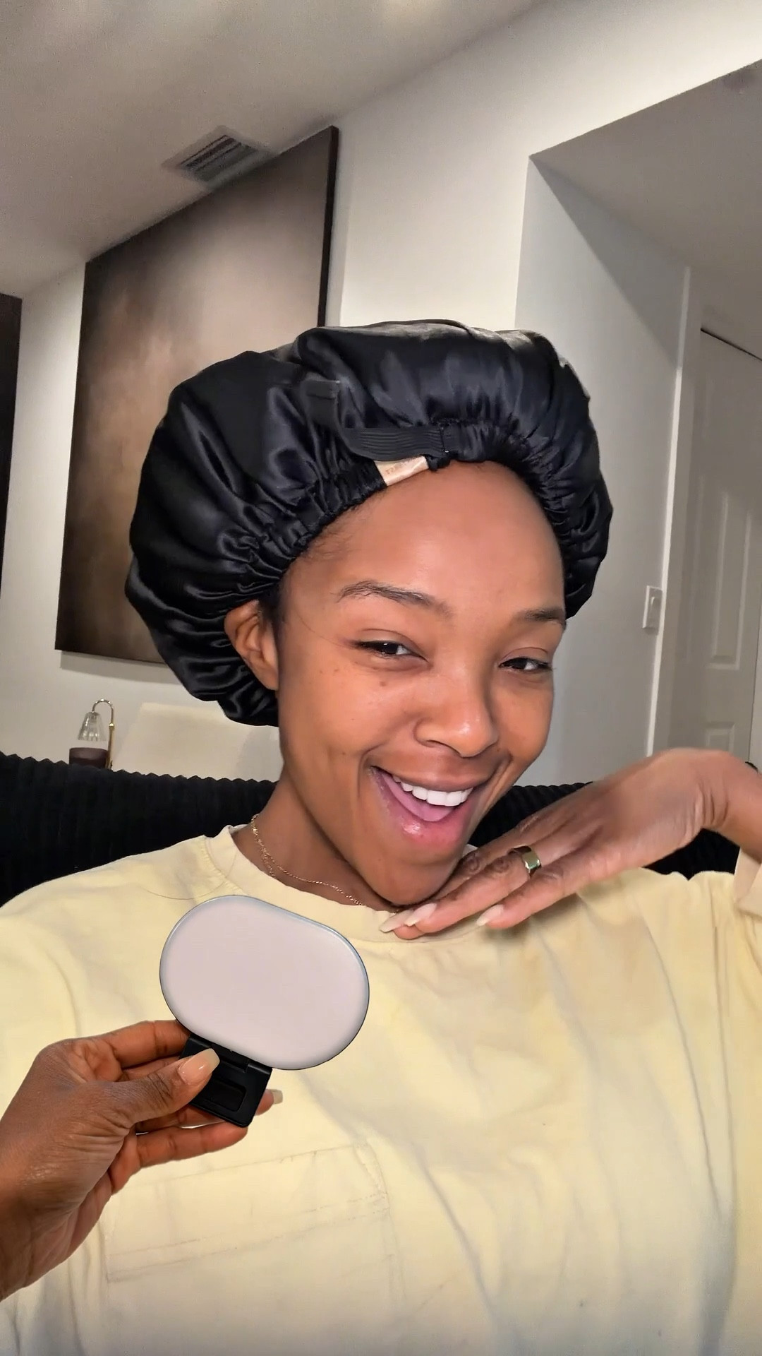 This little selfie light makes the biggest difference ✨  
Perfect for early mornings, no-makeup days, and filming when the lighting isn’t it.

I use this for GRWM videos, try-ons, unboxings, and quick selfies — clips right onto your phone and instantly smooths + brightens without looking harsh.

Tap to get details and save this if you create content, work from home, or just want better lighting anywhere.

Lightweight, adjustable brightness, and super easy to throw in your bag — one of those small tools that actually upgrades your content.

Follow me on Instagram and YouTube @kirasfashionfinds

#LTKdayinmylife #LTKootd #LTKgrwm