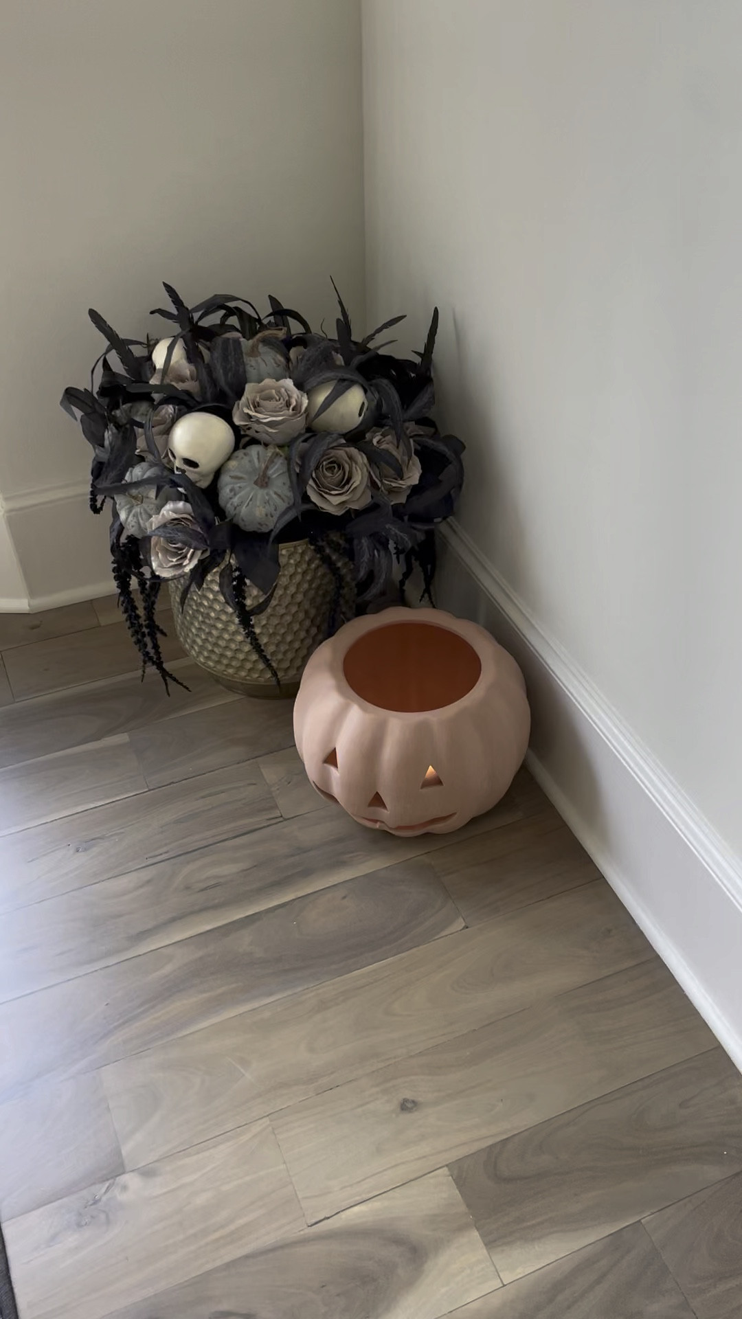 Lots of Halloween items on sale 50% off right now. The Gothic Skull line was my favorite addition last year with subtle pinks and soft blues mixed in with black and white. They’re hand made and gorgeous. 

#everypiecefits

Halloween
Decor
Home decor
Fall decor

#LTKHome #LTKHalloween #LTKVideo