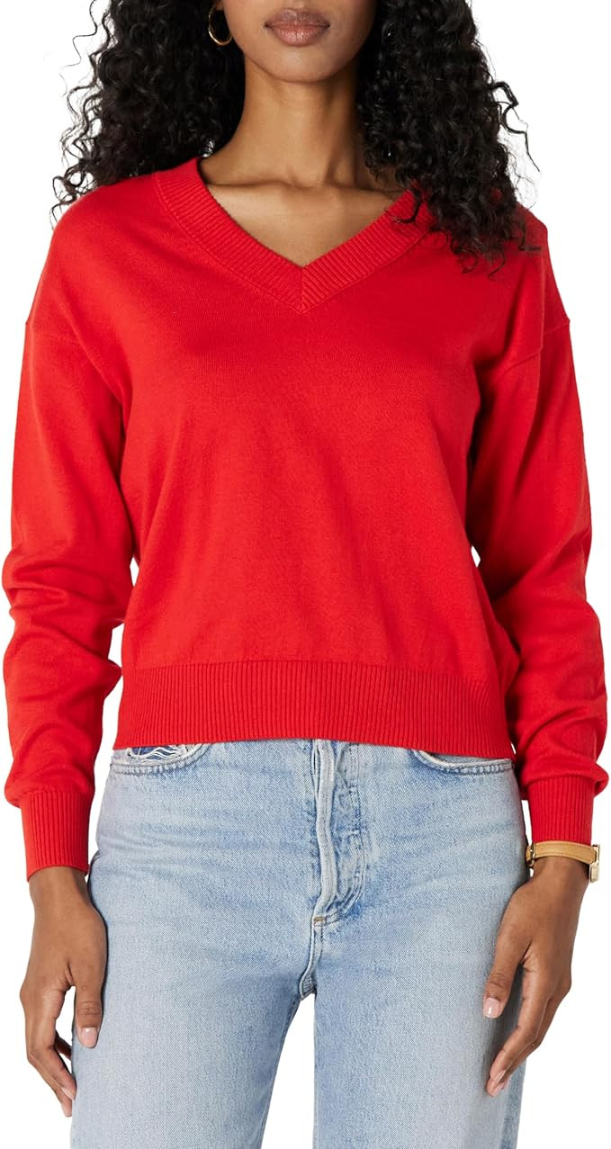 Amazon Essentials Women's Relaxed-Fit Lightweight V-Neck Cropped Sweater | Amazon (US)