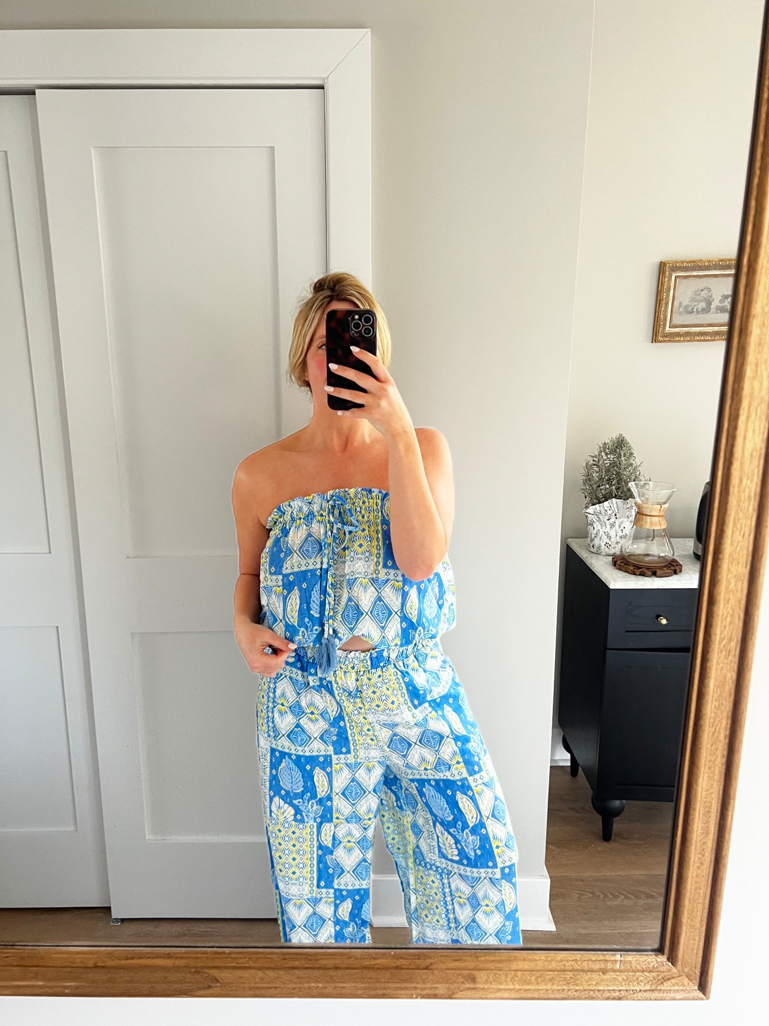 The set that does everything for you 🤍  

This strapless bubble top + wide leg pant set from Nordstrom Rack is one of those throw on and instantly look put together outfits. The top has that perfect structured bubble fit, and the pants are so flattering and easy.  

Wearing it as a full set, but also already planning to style the top with white denim and the pants with a simple tank all summer.  

Under $70 and feels like a full outfit moment >>>  

#LTKStyle #LTKFinds #LTKSeasonal #nordstromrackfinds #twopieceset #summeroutfit #vacaystyle #effortlessstyle #ootd #setstyle