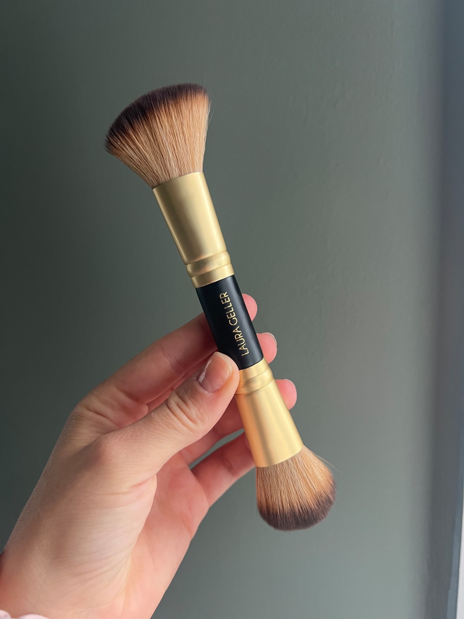Bronzer / blush duo brush 50% off!!

#LTKBeauty #LTKStyleTip #LTKSaleAlert