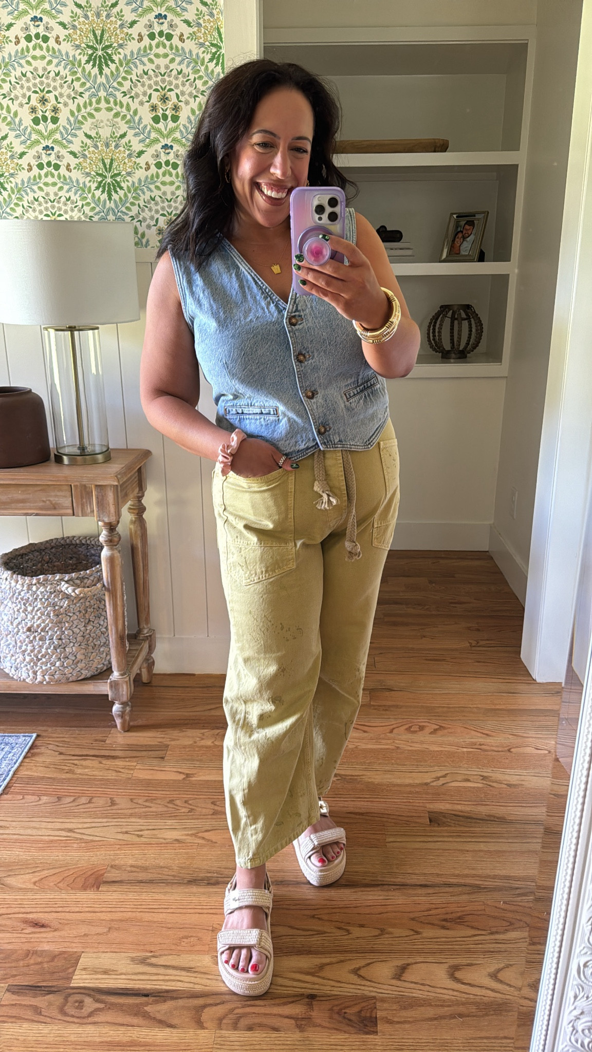 Midsize summer OOTD ✨


barrel jeans, denim vest, free people style, Abercrombie outfit, easy outfit, casual outfit

#LTKStyleTip #LTKSeasonal #LTKMidsize