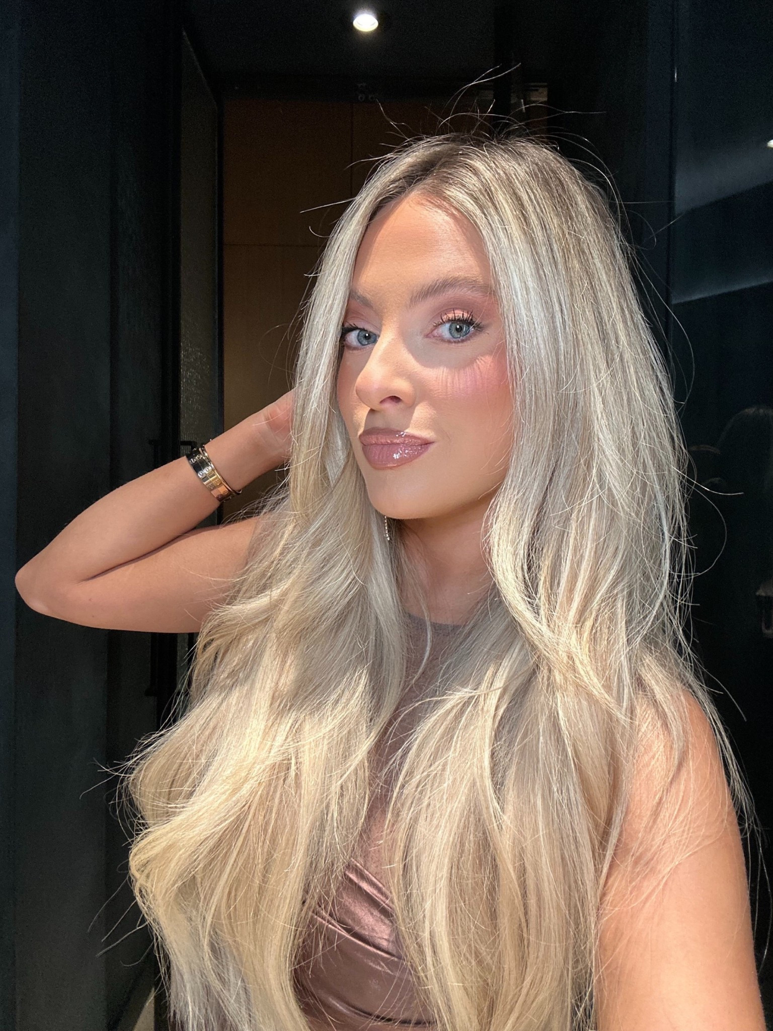 Dior forever 2.5
Hourglass silk 
Dior contour - 2 tan
Tower 28- magic hour 
Dior highlight - 001 
Gucci -3 
Hourglass - luminous bronze light
Natasha denona - Dramatic 
Patrick ta - she's strong
Lawless gloss - rosy 

#LTKTravel #LTKWorkwear #LTKBeauty