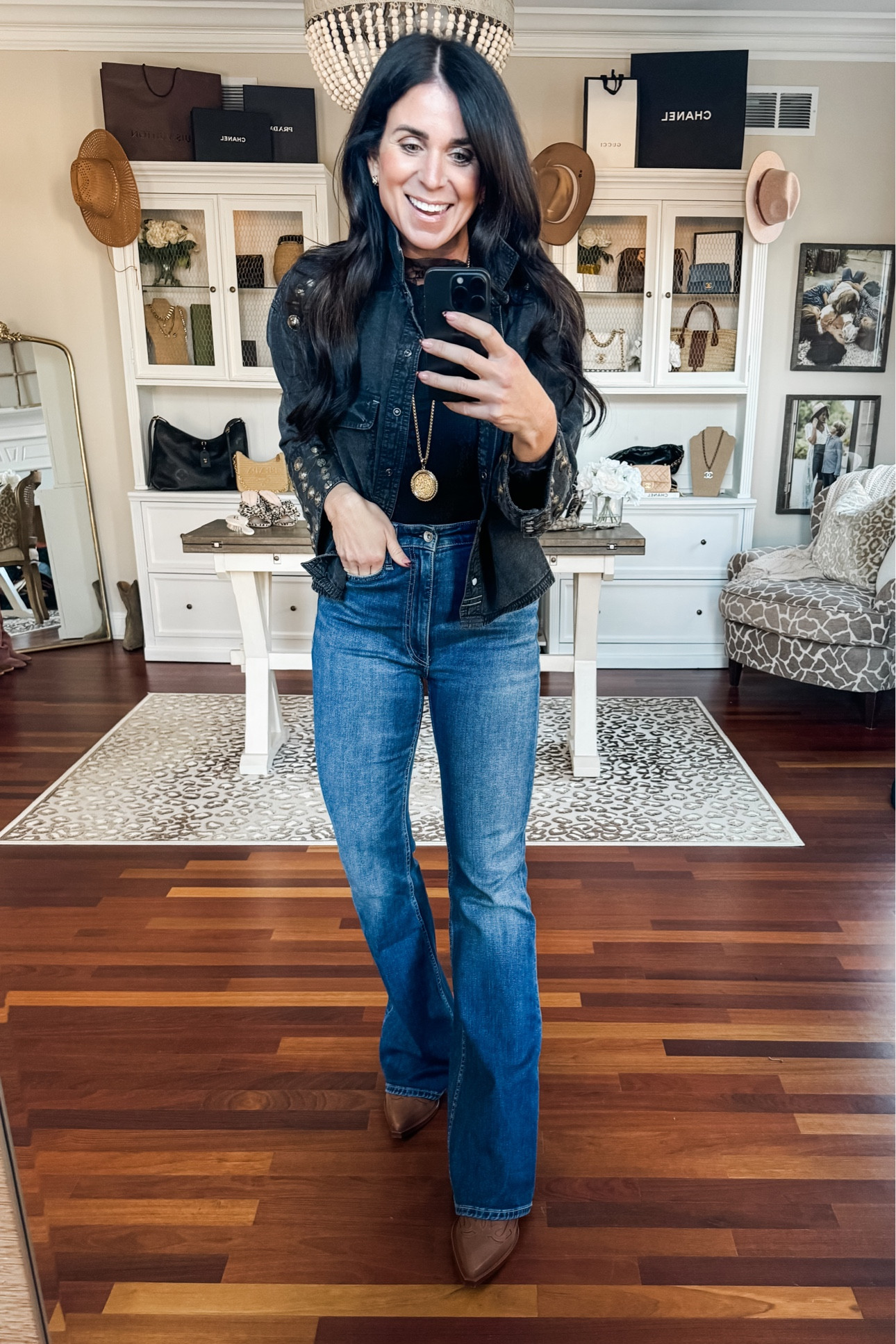 Free people tip size small 
Flare jeans 26

#LTKCyberWeek #LTKstyletip #LTKSeasonal