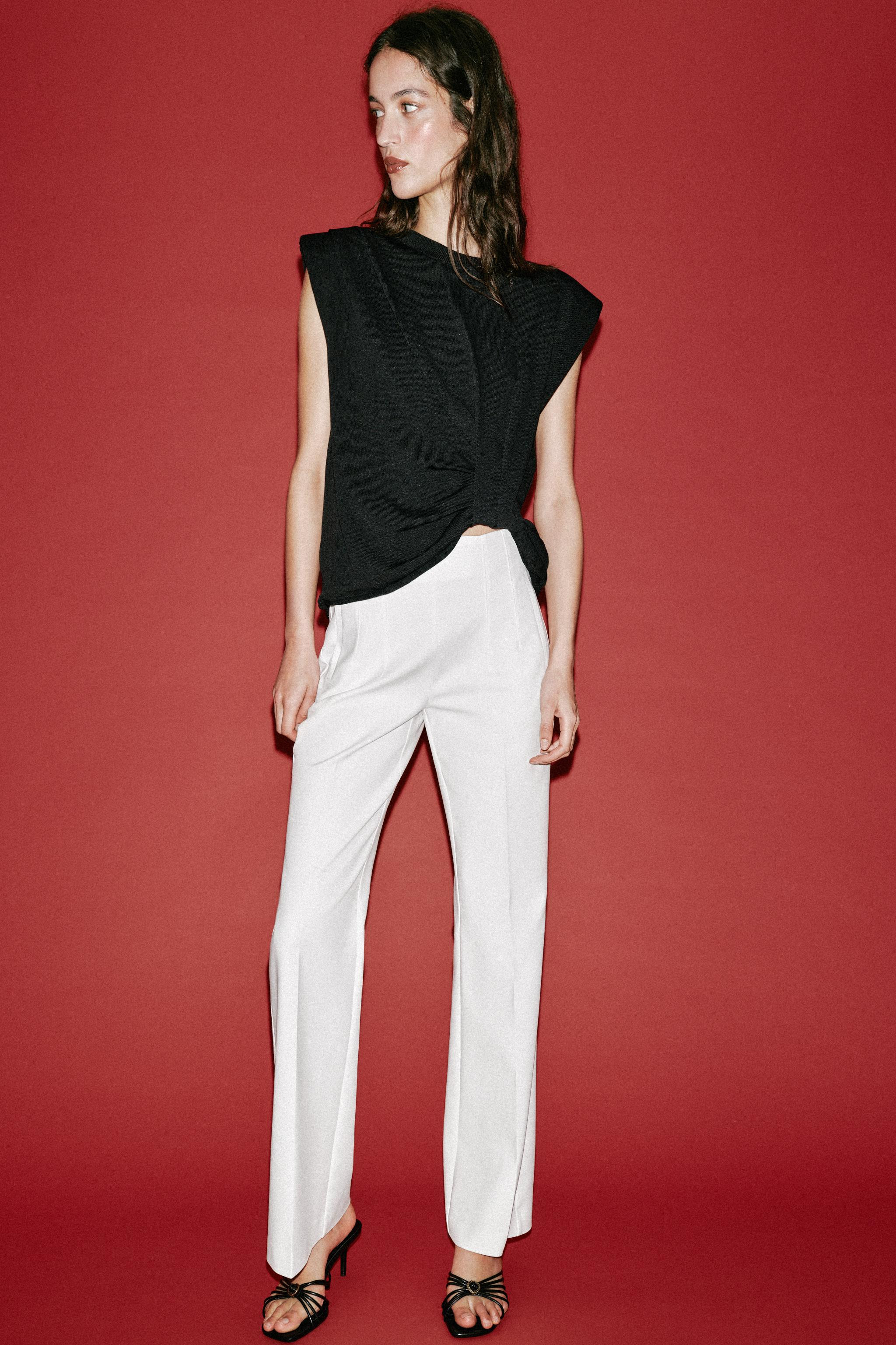 HIGH-WAIST TROUSERS WITH BACK ZIP | Zara UK