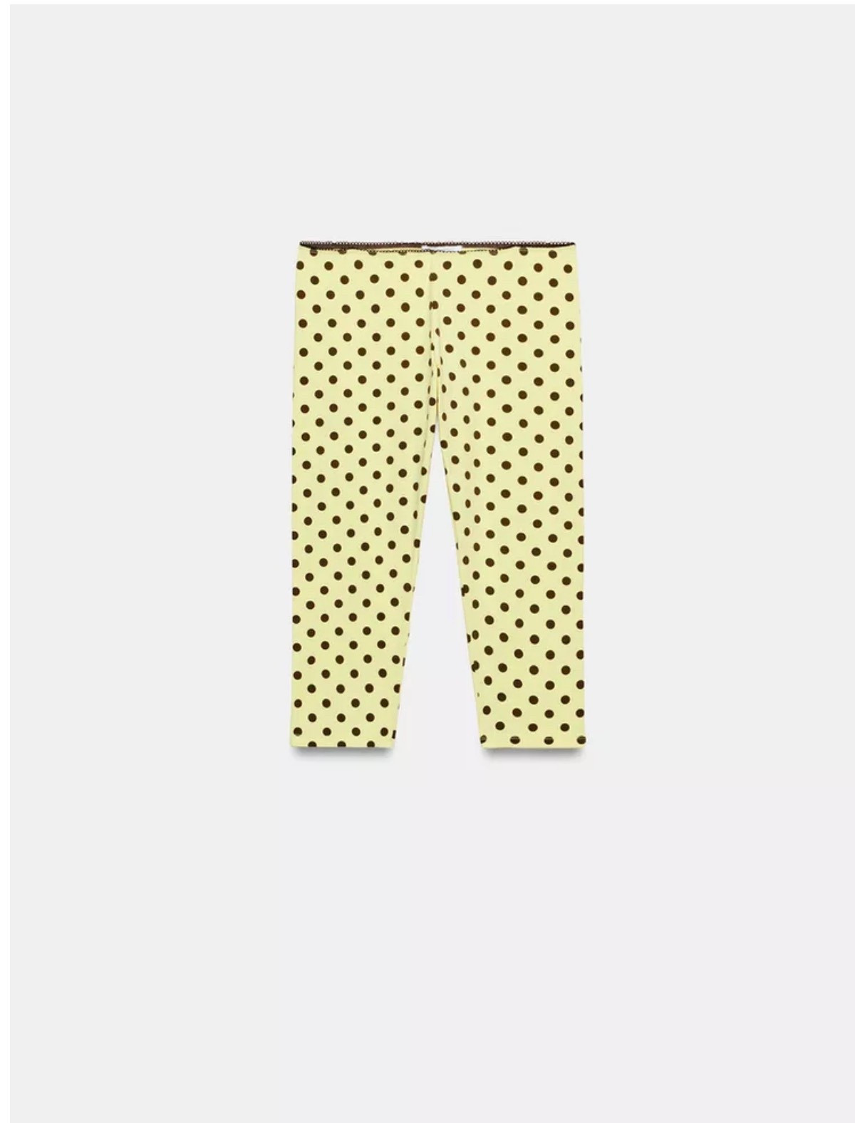 Capris and polka dots, a match made in style.
#polkadot #capri #ootd #fashion #style #summerstyle #outfitinspo
#polkadotpants #capris #dottyaboutfashion
