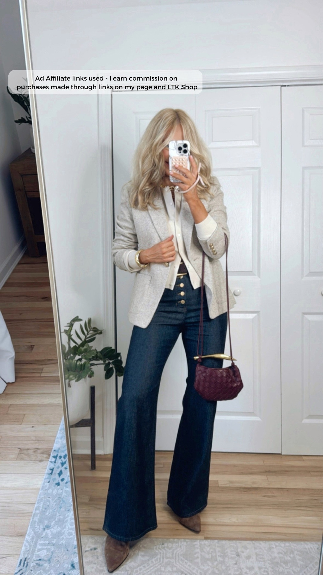 Flare leg jeans outfit 
Casual winter outfit 