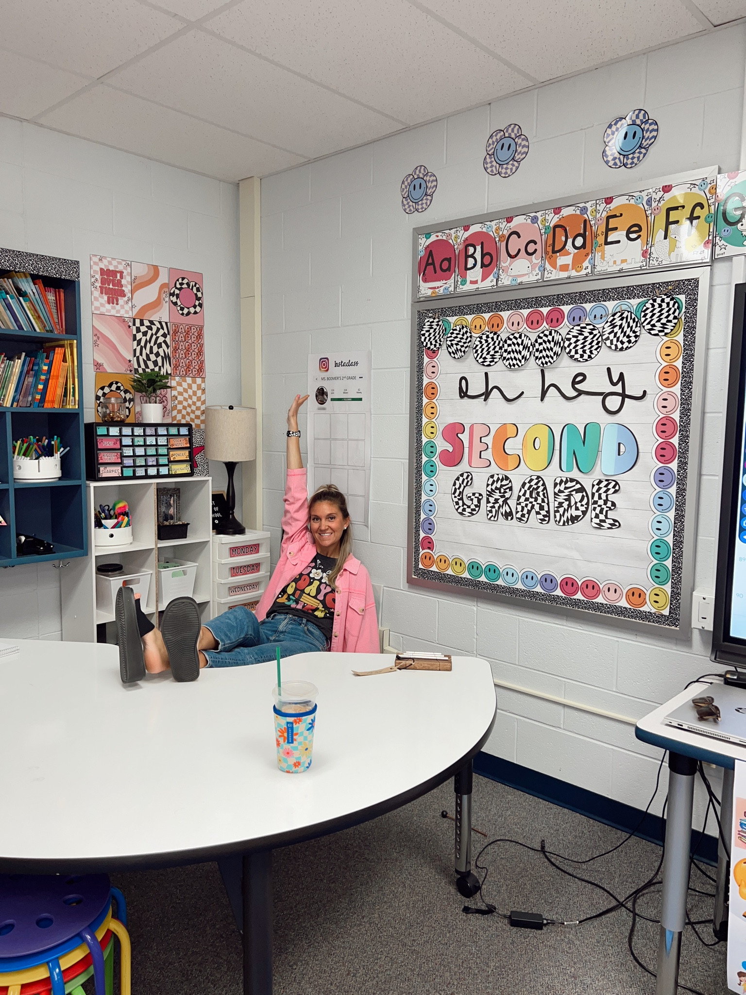 teacher finds / back to school / classroom decor / elementary teacher / teacher outfit
