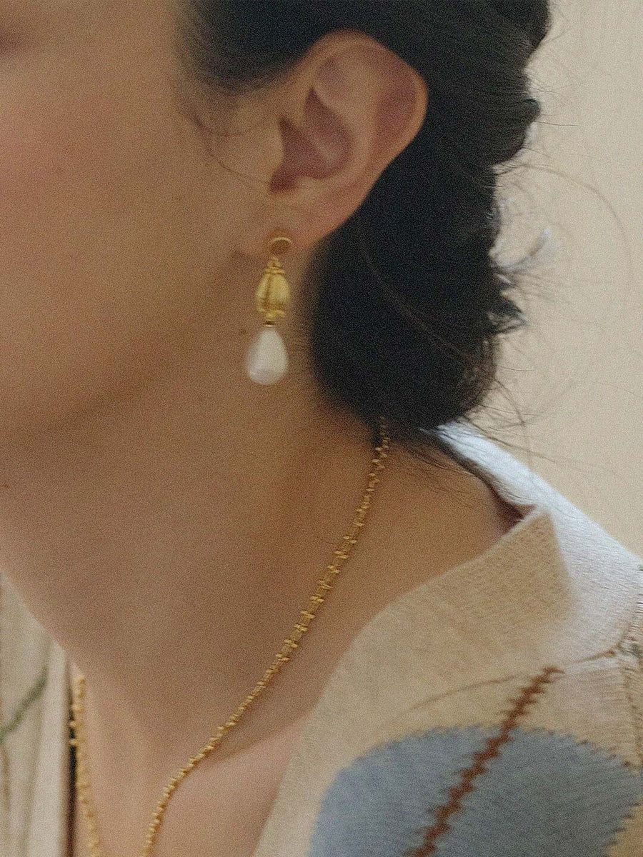 Bud Pearl Earrings | SimpleRetro