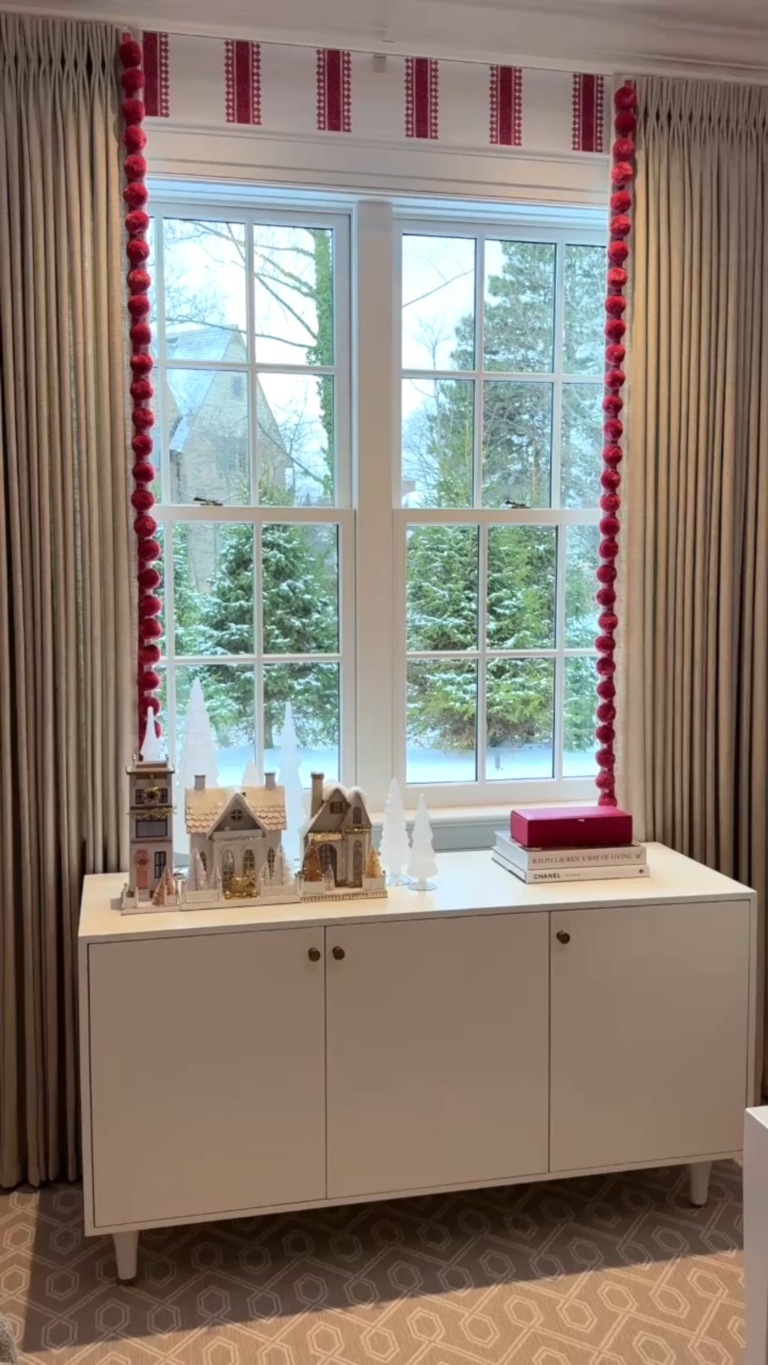 Christmas decor in my mom’s office!! Little holiday offices and white trees✨🎄

#LTKGiftGuide #LTKHoliday