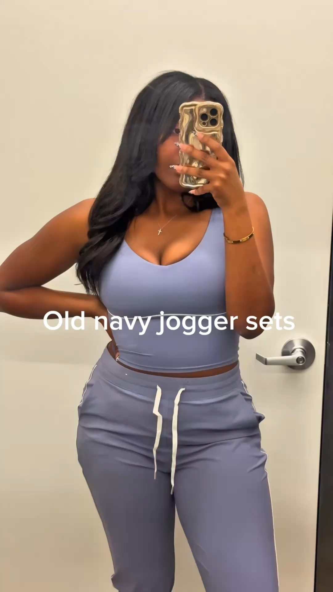 Old Navy jogger sets on sale 👀

Super comfortable, stretchy, and easy to wear.

I tried them in lavender/blue and chocolate brown.

For reference:
5’5 | 163 lbs
Top: medium
Bottoms: small